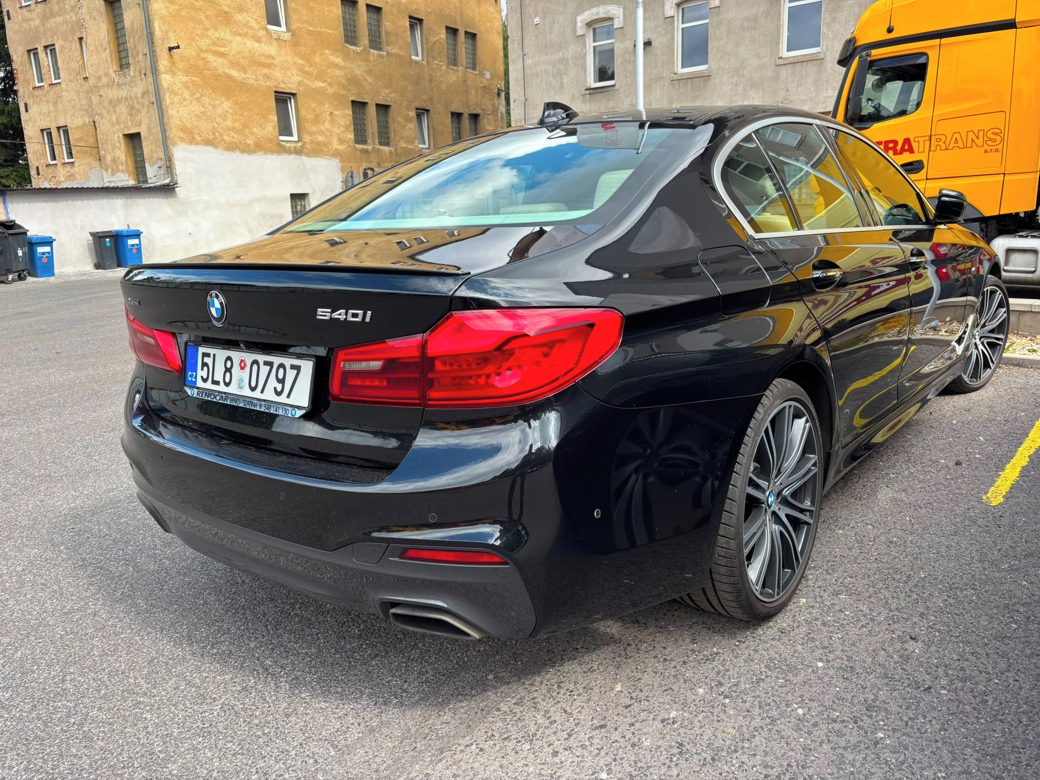 BMW Řada 5, 540i xDrive Mpaket - fotka 2