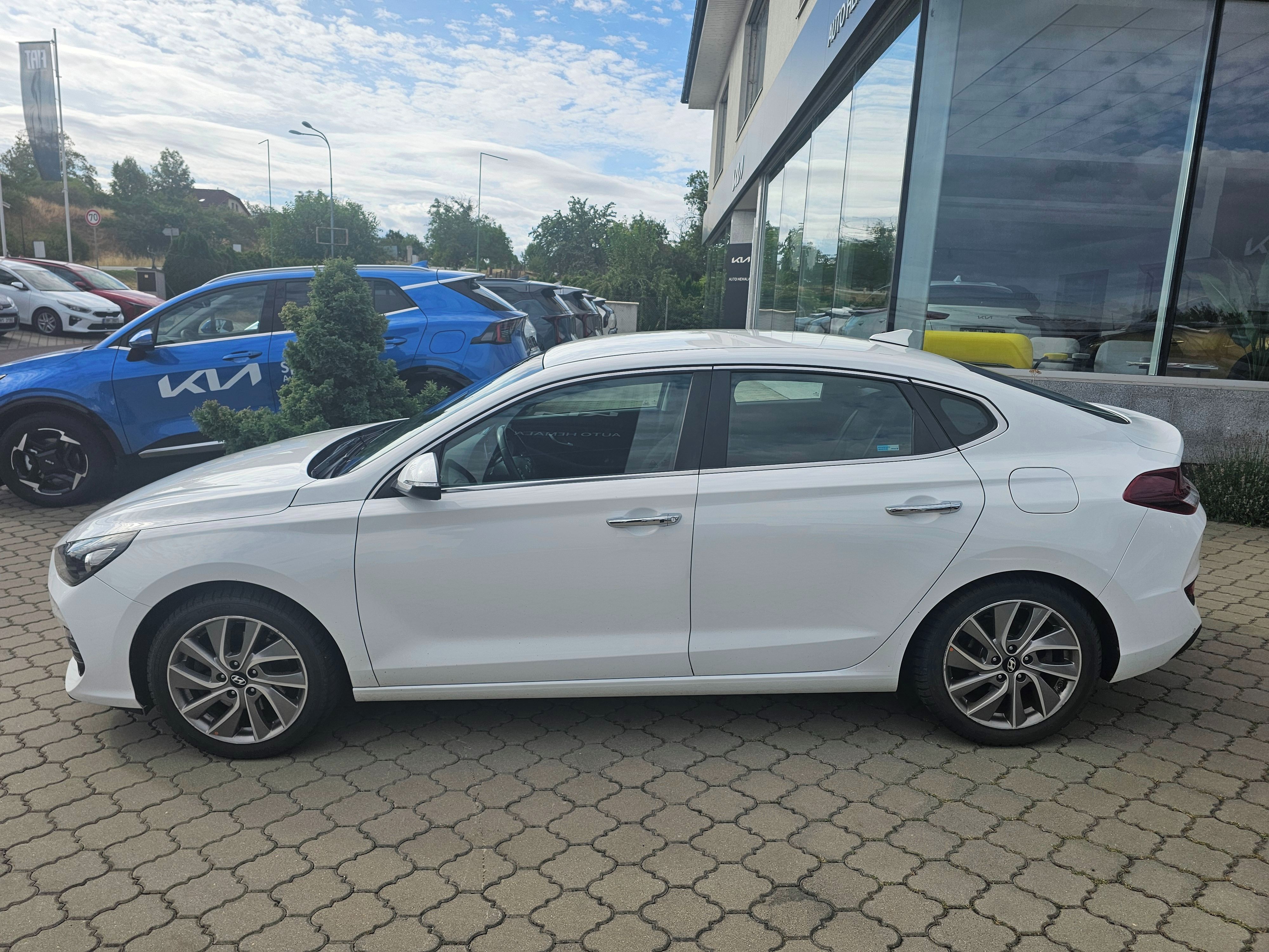Hyundai i30, i30 Fastback 1,4 T-GDI 103 kW - fotka 2