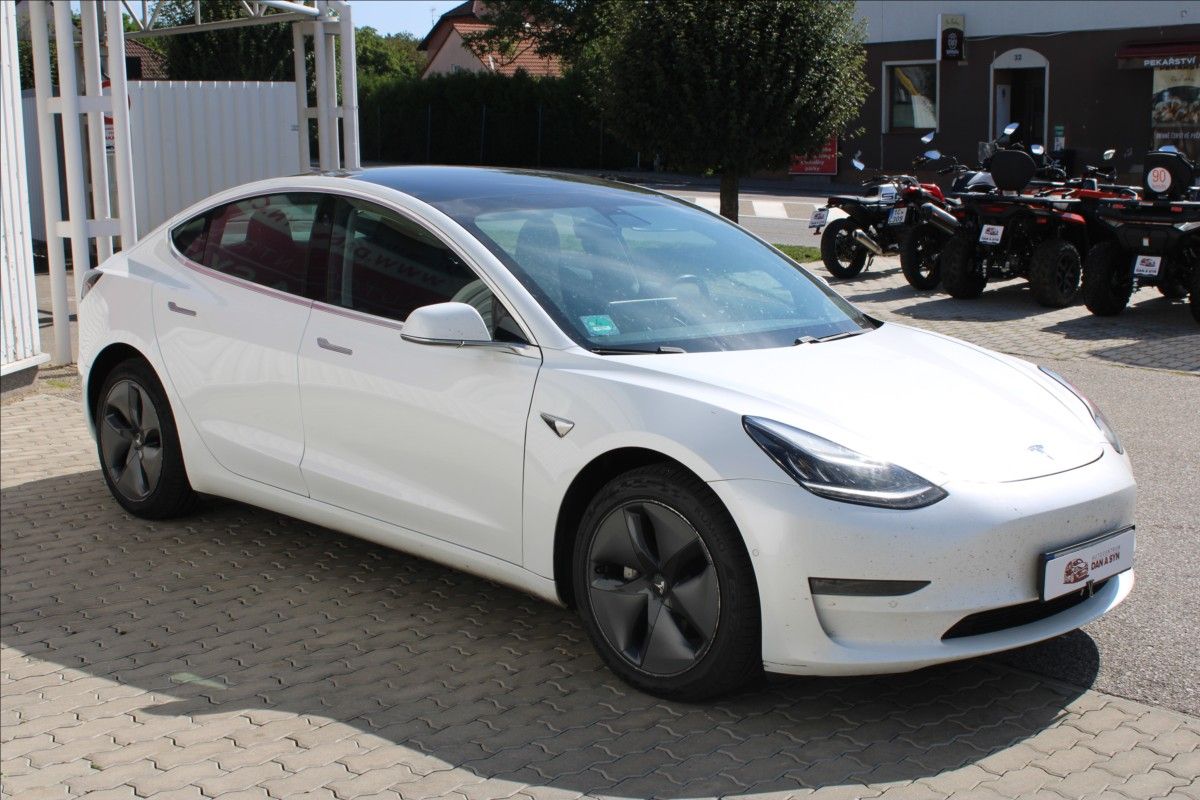 Tesla Model 3, AWD Long Range - fotka 2