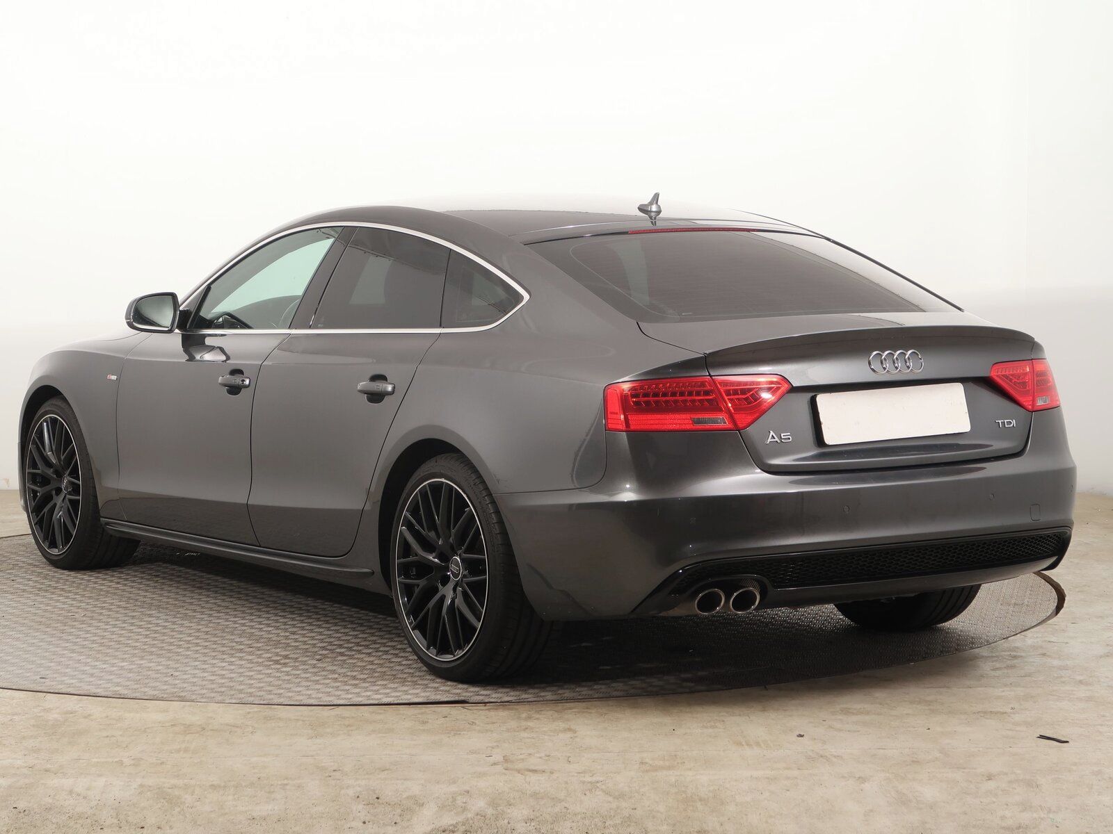 Audi A5, 2.0 TDI, S-Line, Kůže, Navi - fotka 4