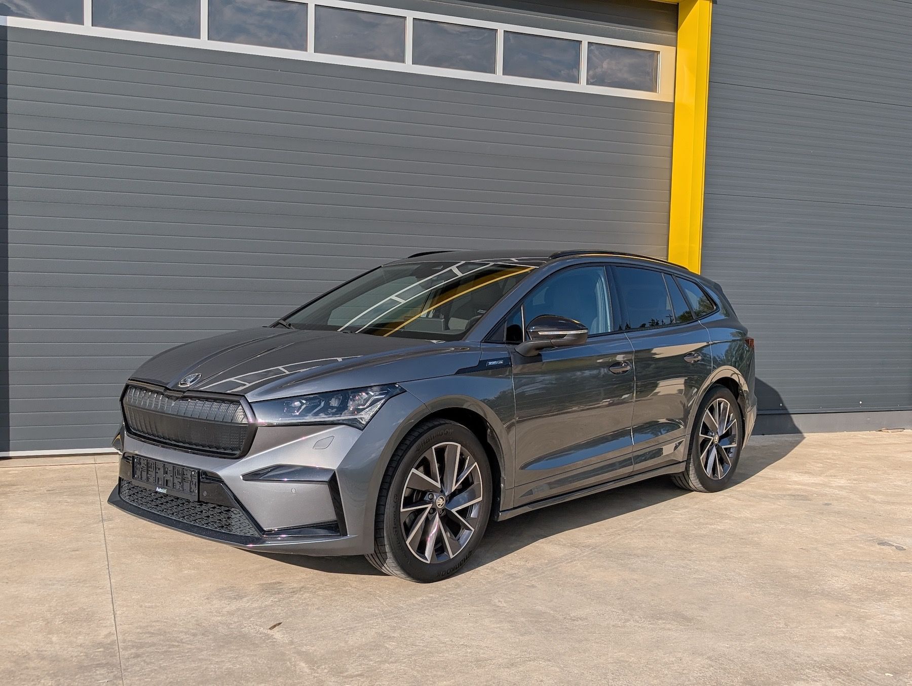 Škoda Enyaq, Sportline, Keyless, Tažné, 92%