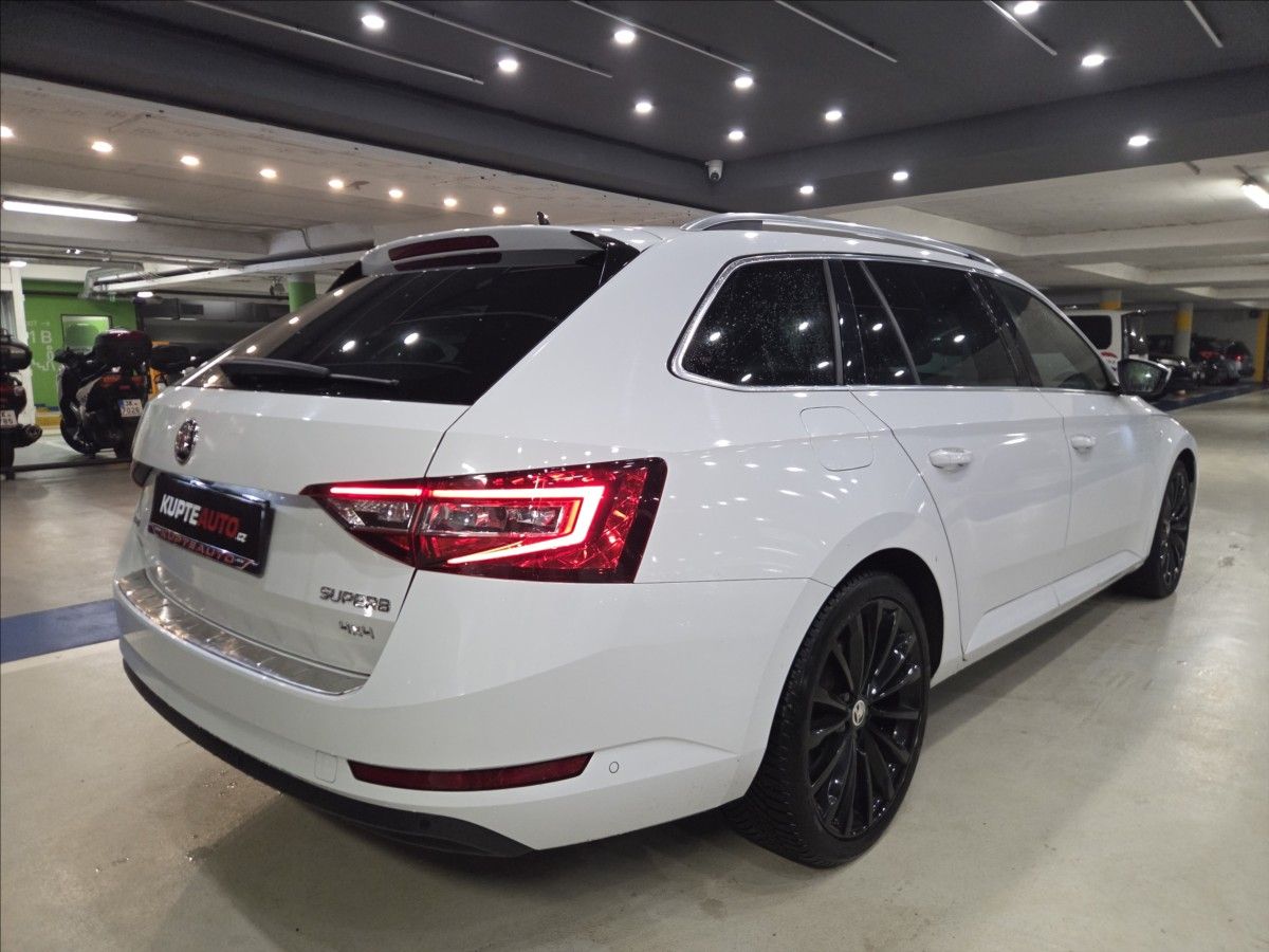 Škoda Superb, 2,0 TDI - 4X4 LAURIN & KLEMENT - fotka 3