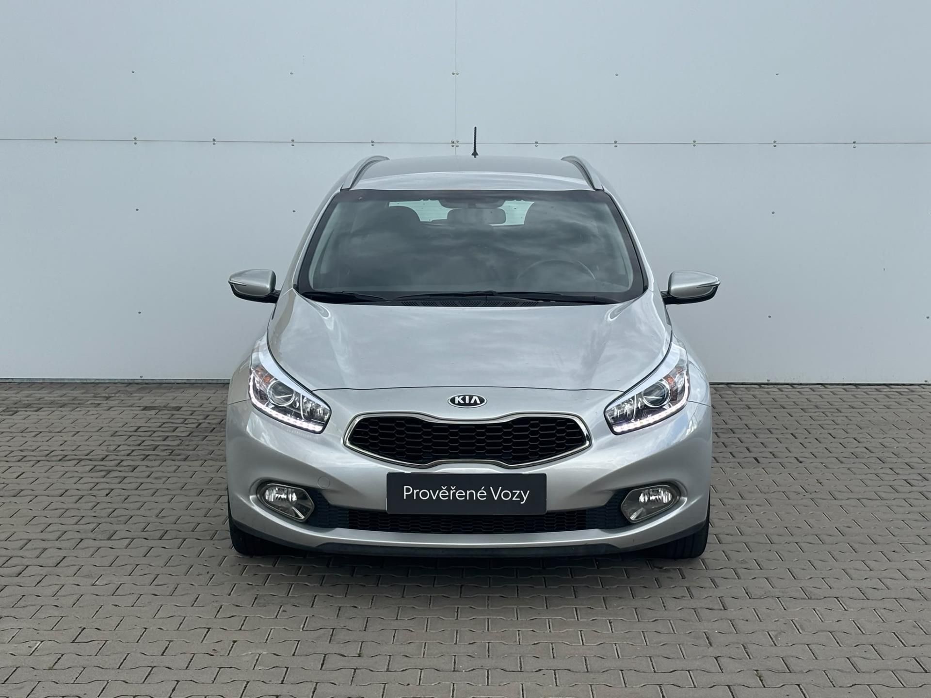 Kia Cee´d, 1,4 CVVT Exclusive - fotka 4