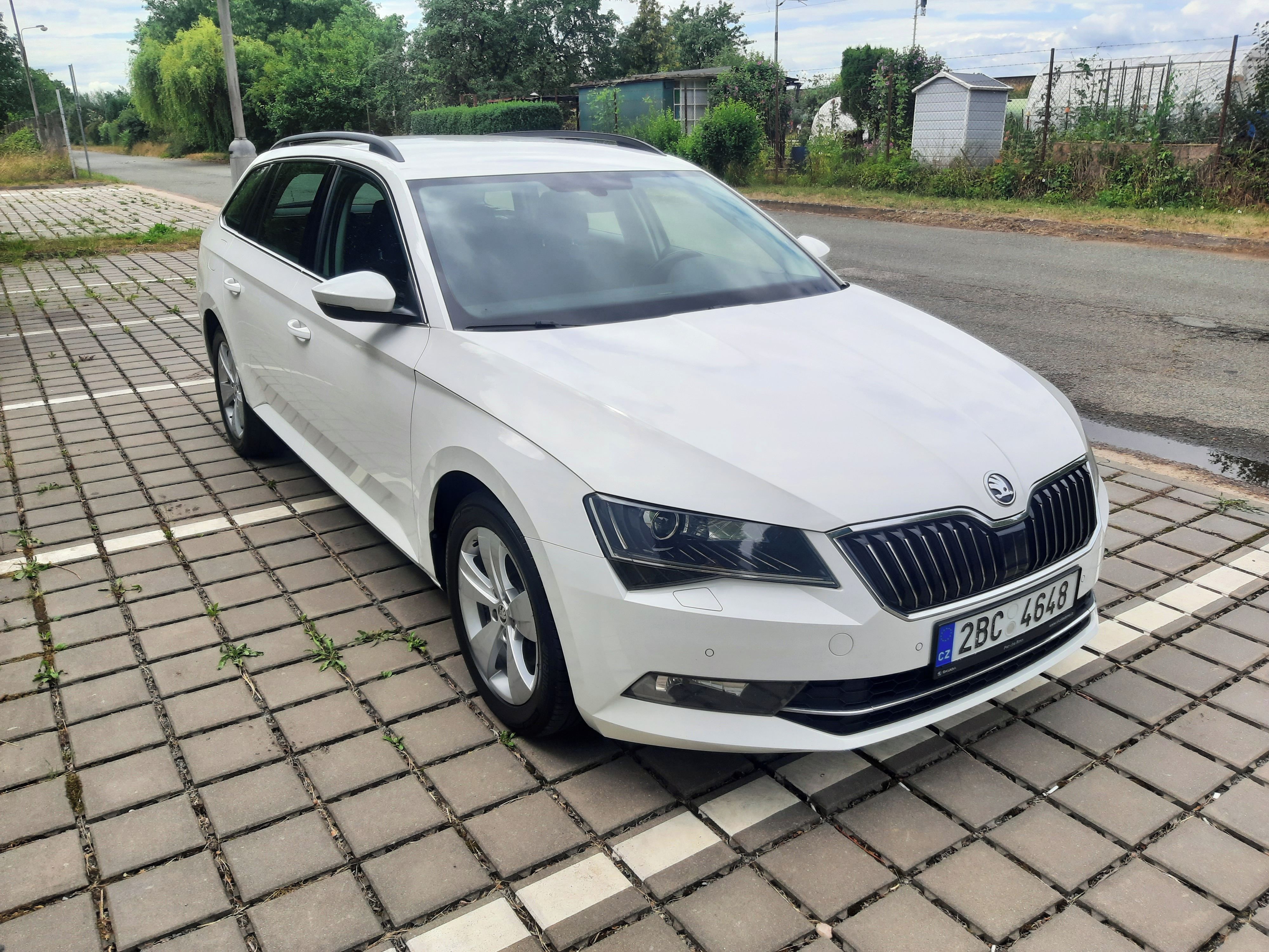 Škoda Superb, 2.0TDI 140KW,4x4,DSG,NOVÉ V ČR - fotka 2
