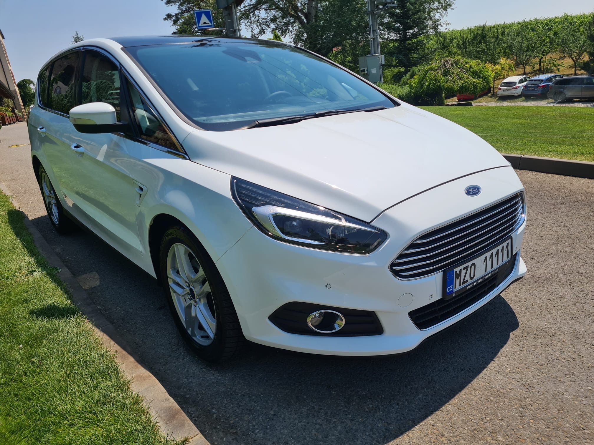 Ford S-MAX, 2.0 TDCi 110kw AUT. NAV. - fotka 2