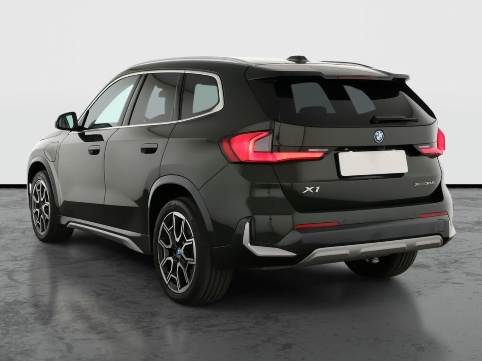 BMW X1, xDrive30e - fotka 4