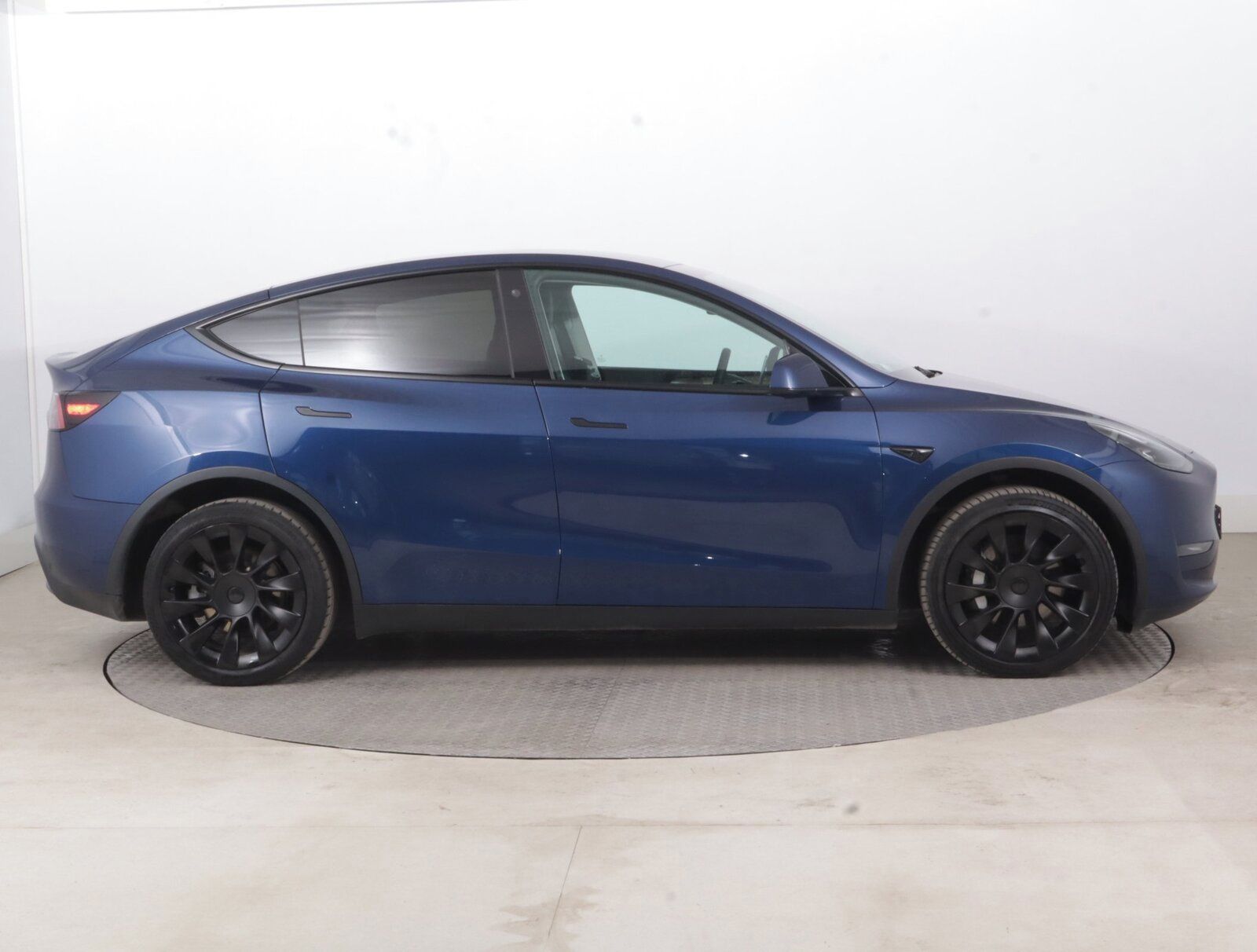 Tesla Model Y, Long Range AWD 79kWh, SoH 90% - fotka 6
