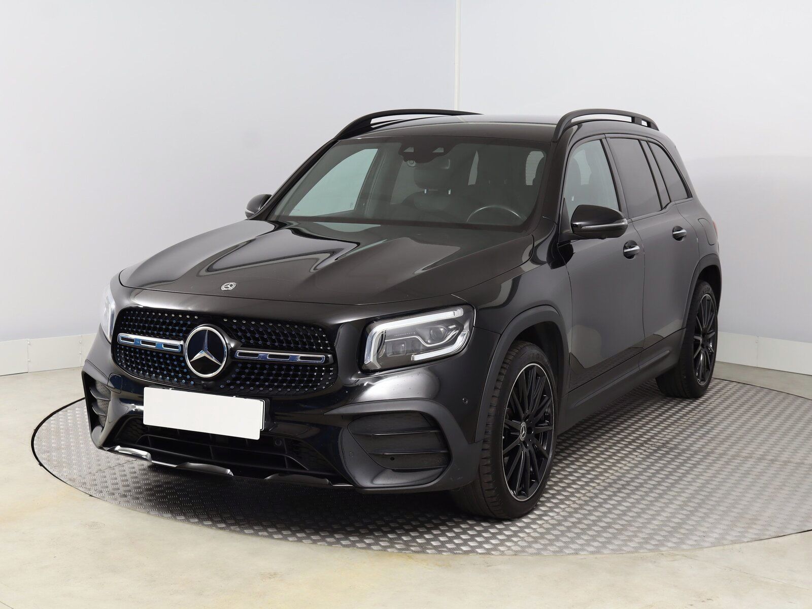 Mercedes-Benz GLB, GLB 250 4MATIC, AMG line, 4X4 - fotka 2