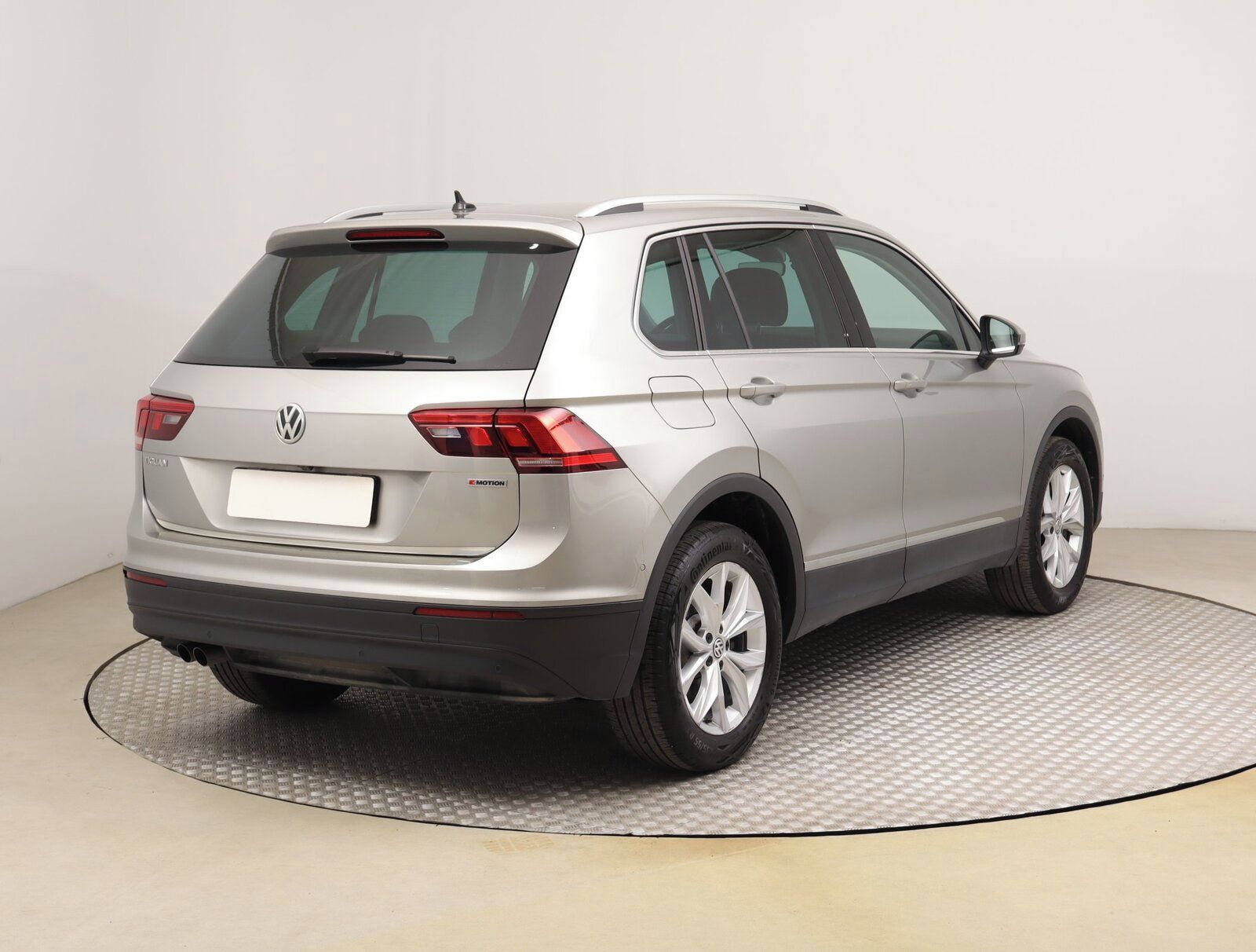 Volkswagen Tiguan, 2.0 TSI, Elegance, 4X4 - fotka 5