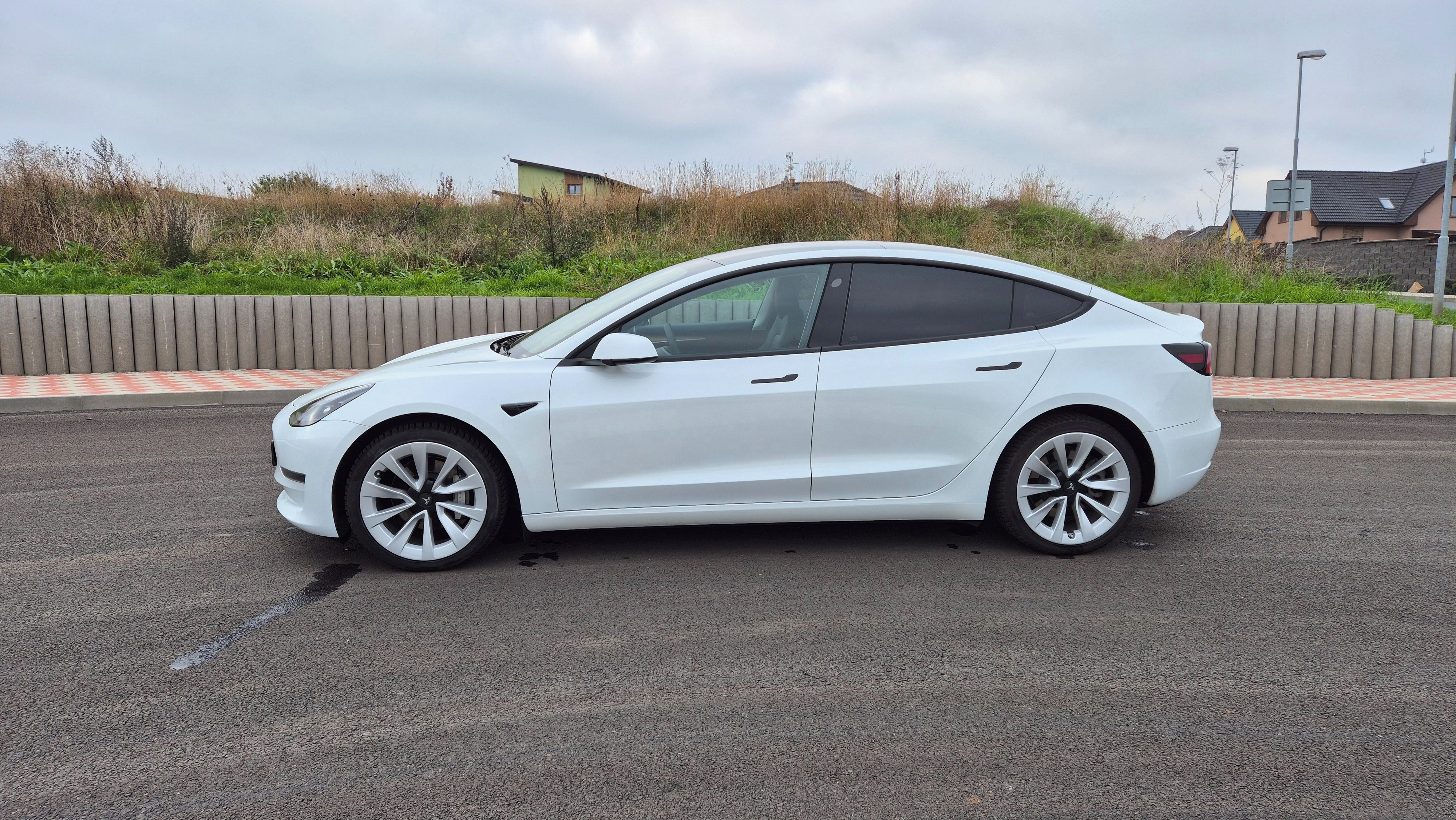 Tesla Model 3, Long Range AWD 79kwh 2023 - fotka 3