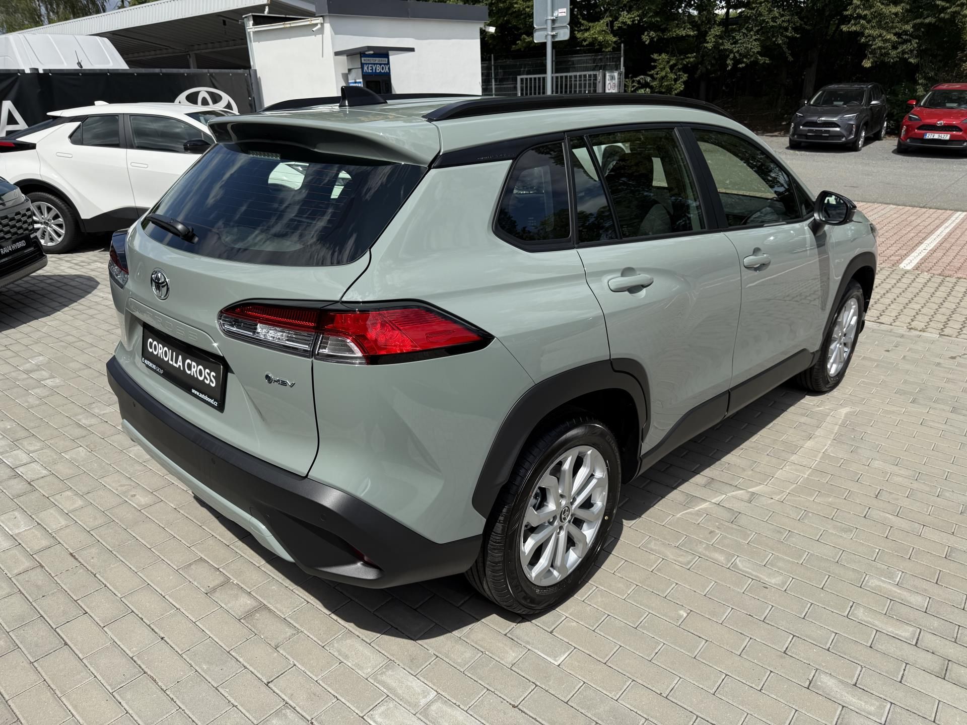 Toyota Corolla Cross, 1.8 HEV Comfort Tech - fotka 6