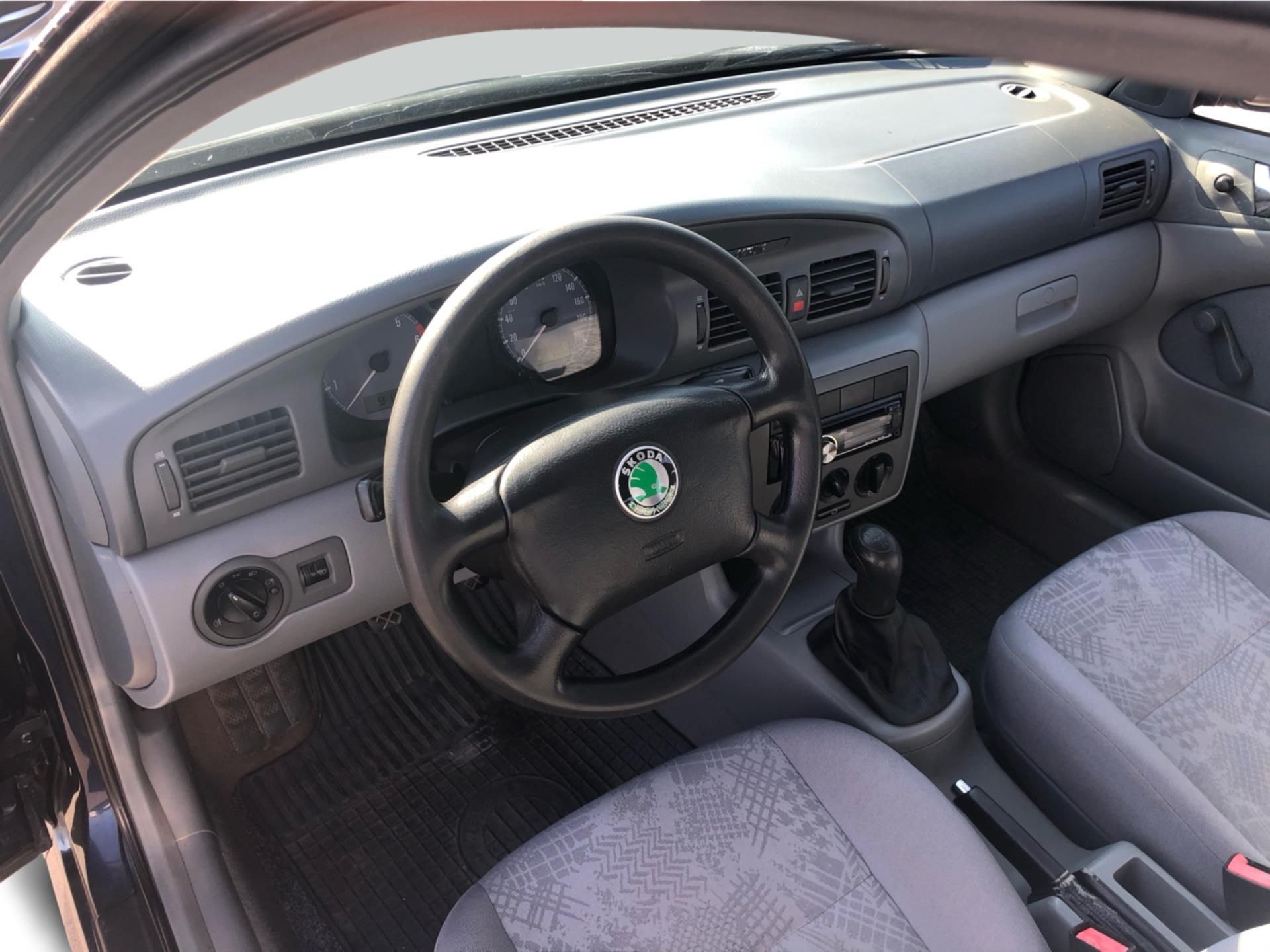Škoda Octavia, 1.6 MPI - fotka 5
