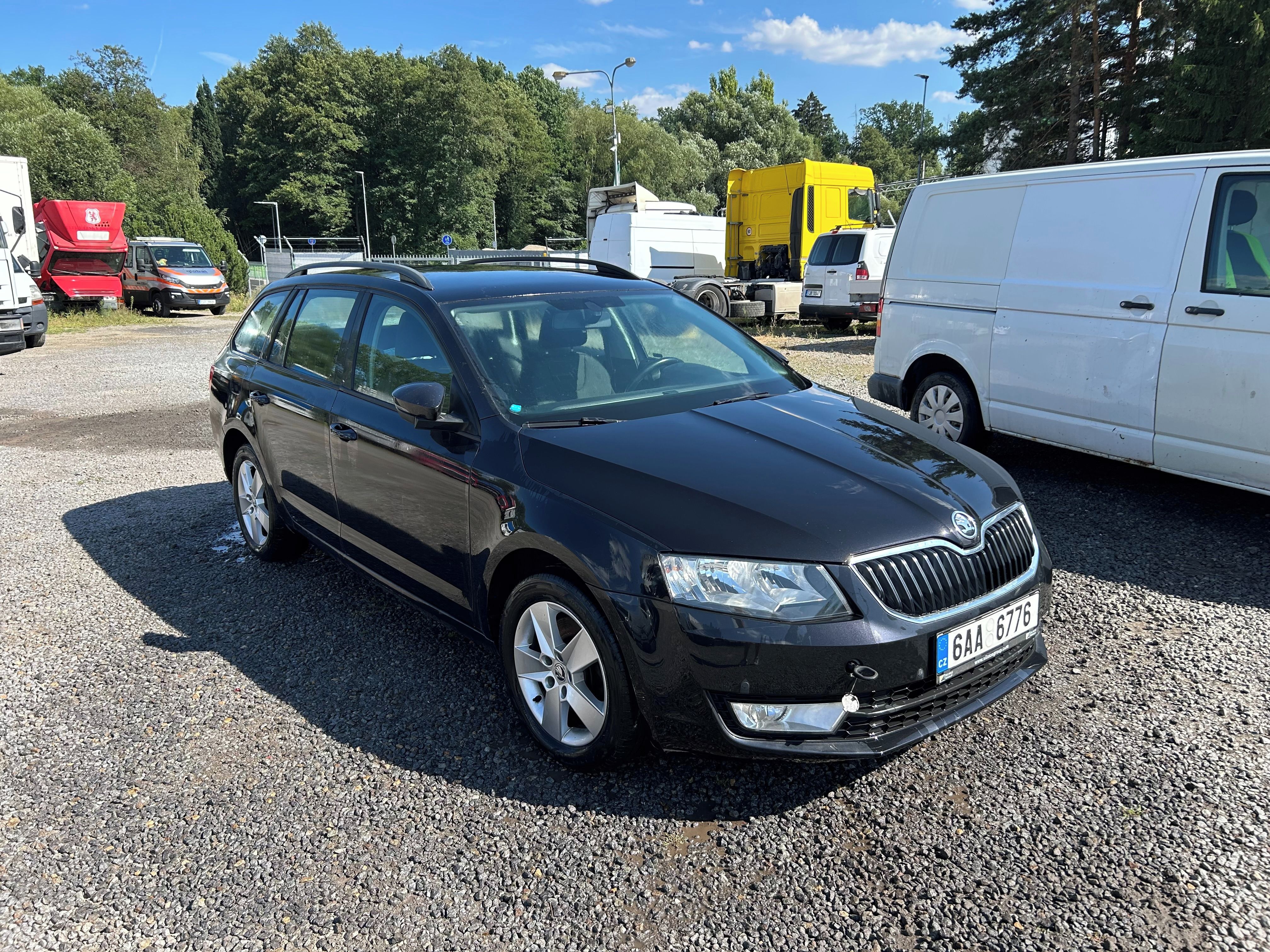 Škoda Octavia, 2.0TDI 4x4 / NEPOJÍZDNÉ - fotka 2