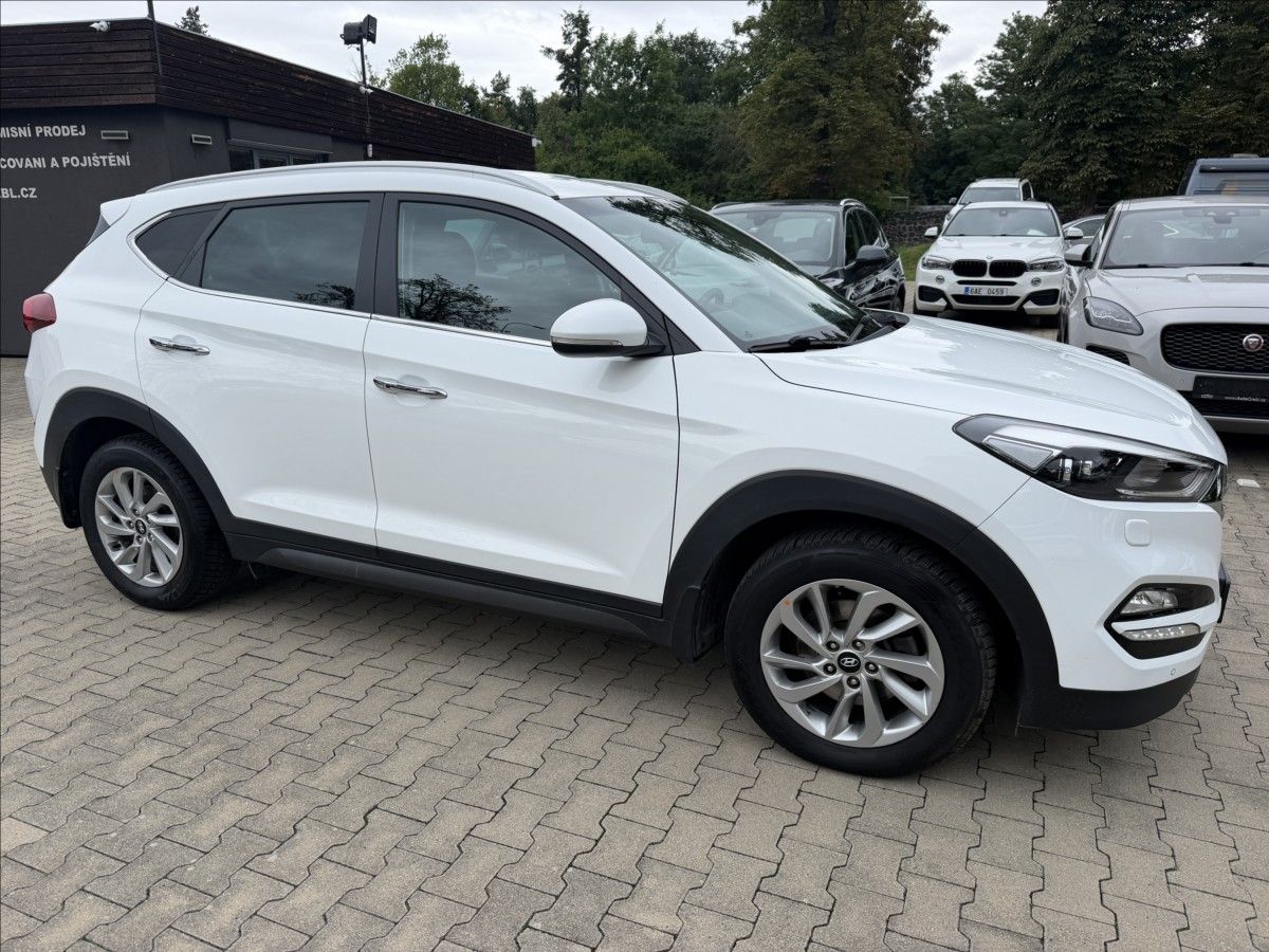 Hyundai Tucson, 2.0 CRDI 100kW Style 4x4 Auto - fotka 4