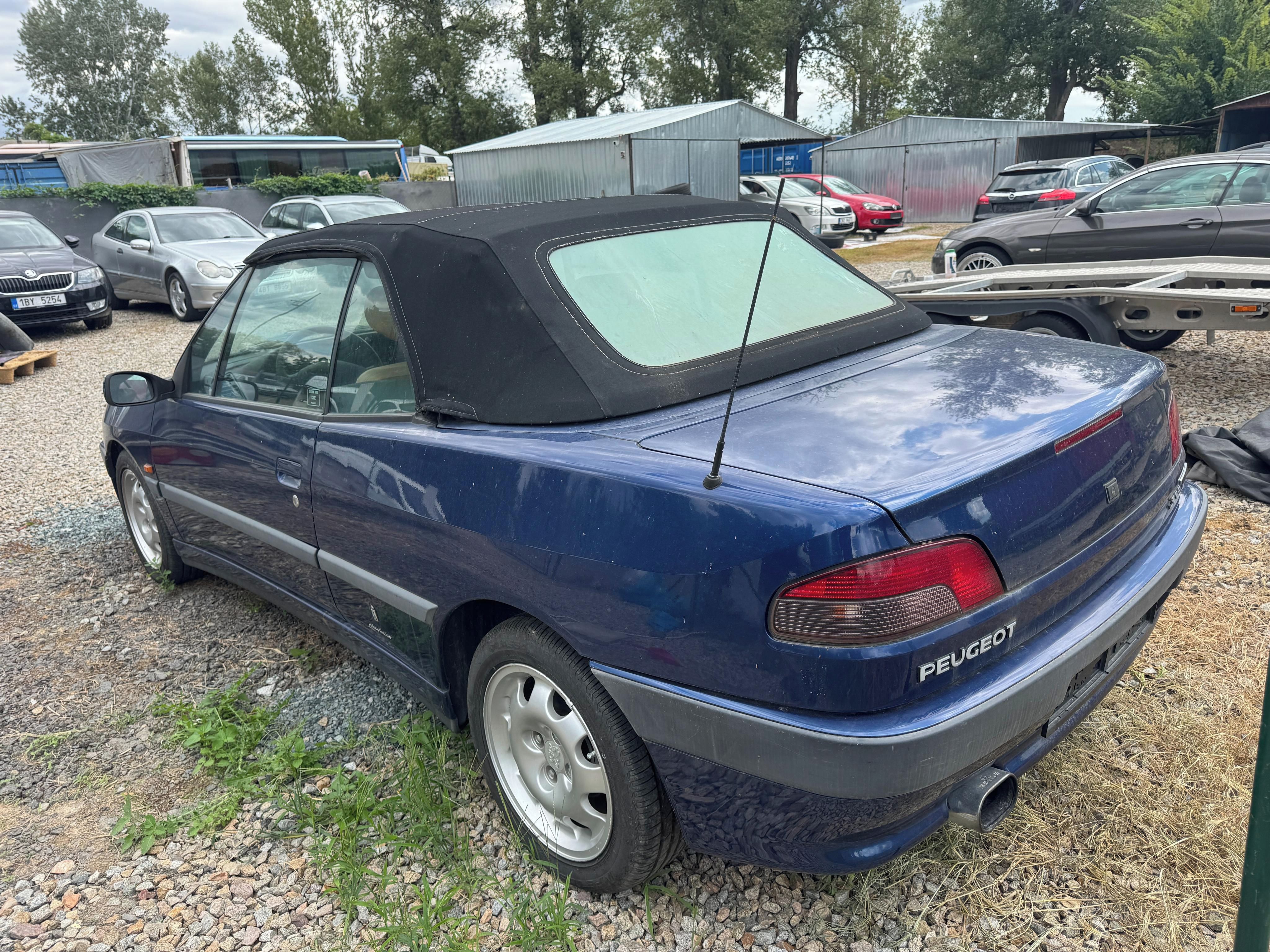 Peugeot 306, 1.8i Saint Tropez Kabrio - fotka 4