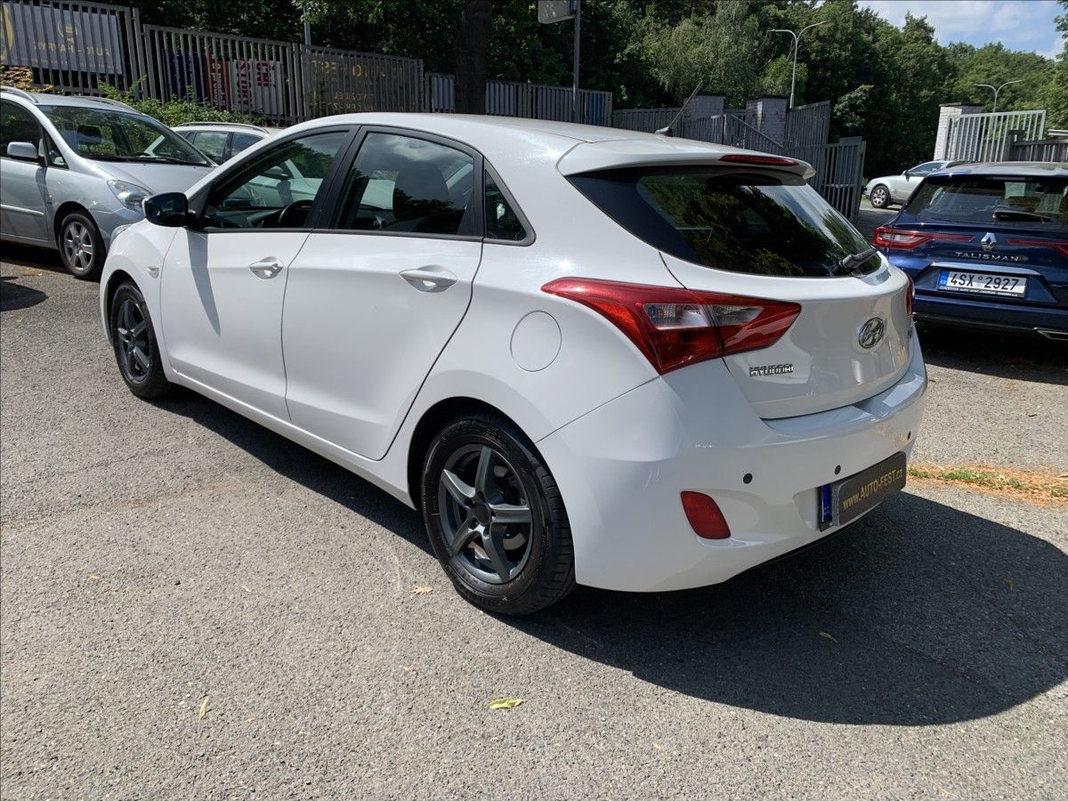 Hyundai i30, 1,4 i, ČR - fotka 6