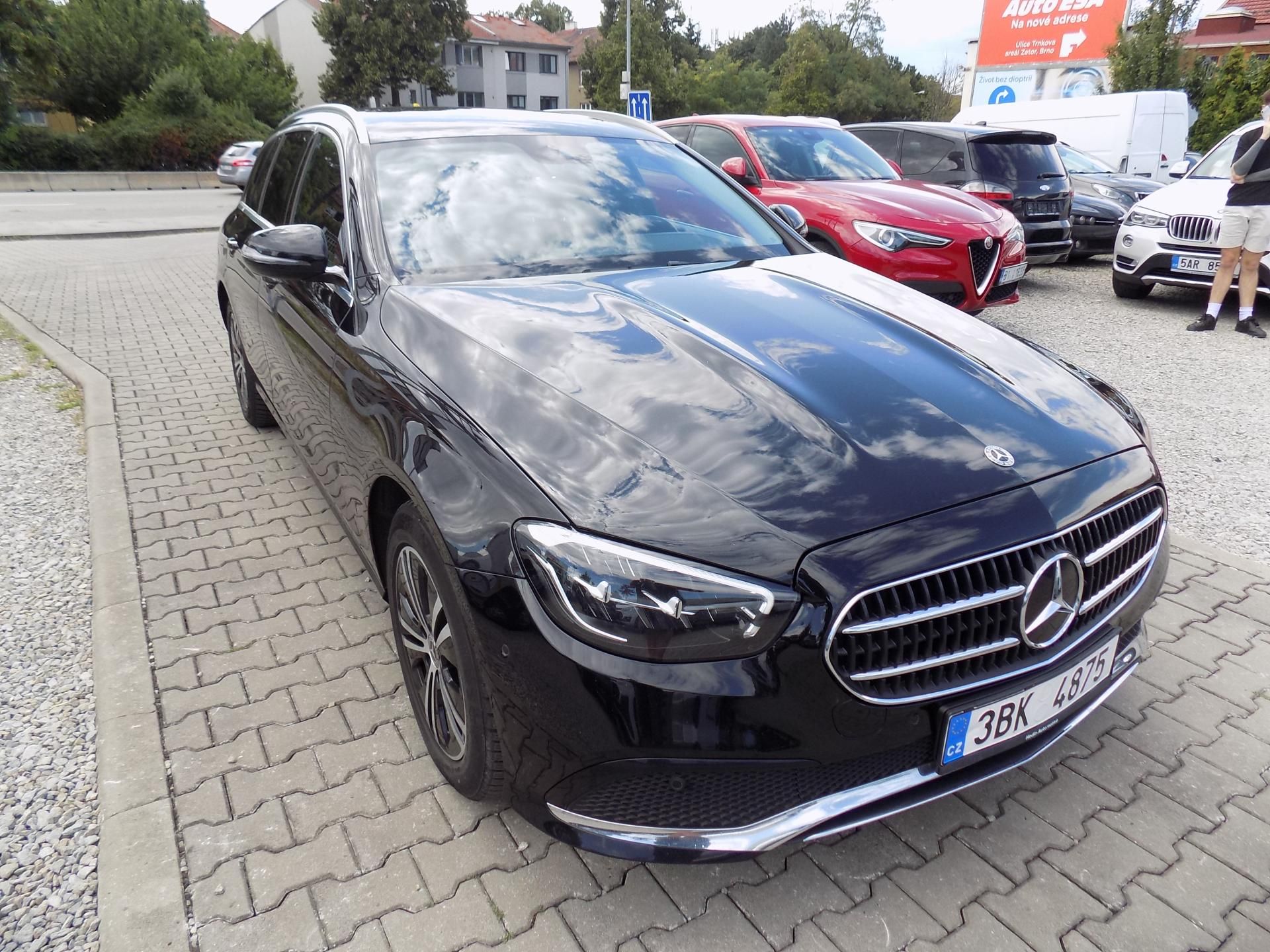 Mercedes-Benz Třídy E, 220 D 4MATIC 143 KW TOP!!! - fotka 4