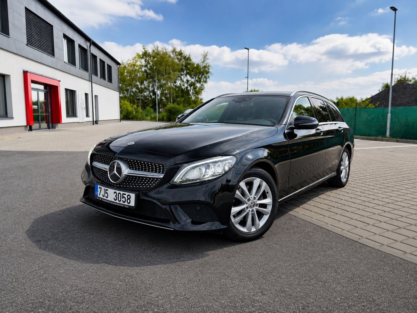 Mercedes-Benz Třídy C, Mercedes C220 d 143 kW