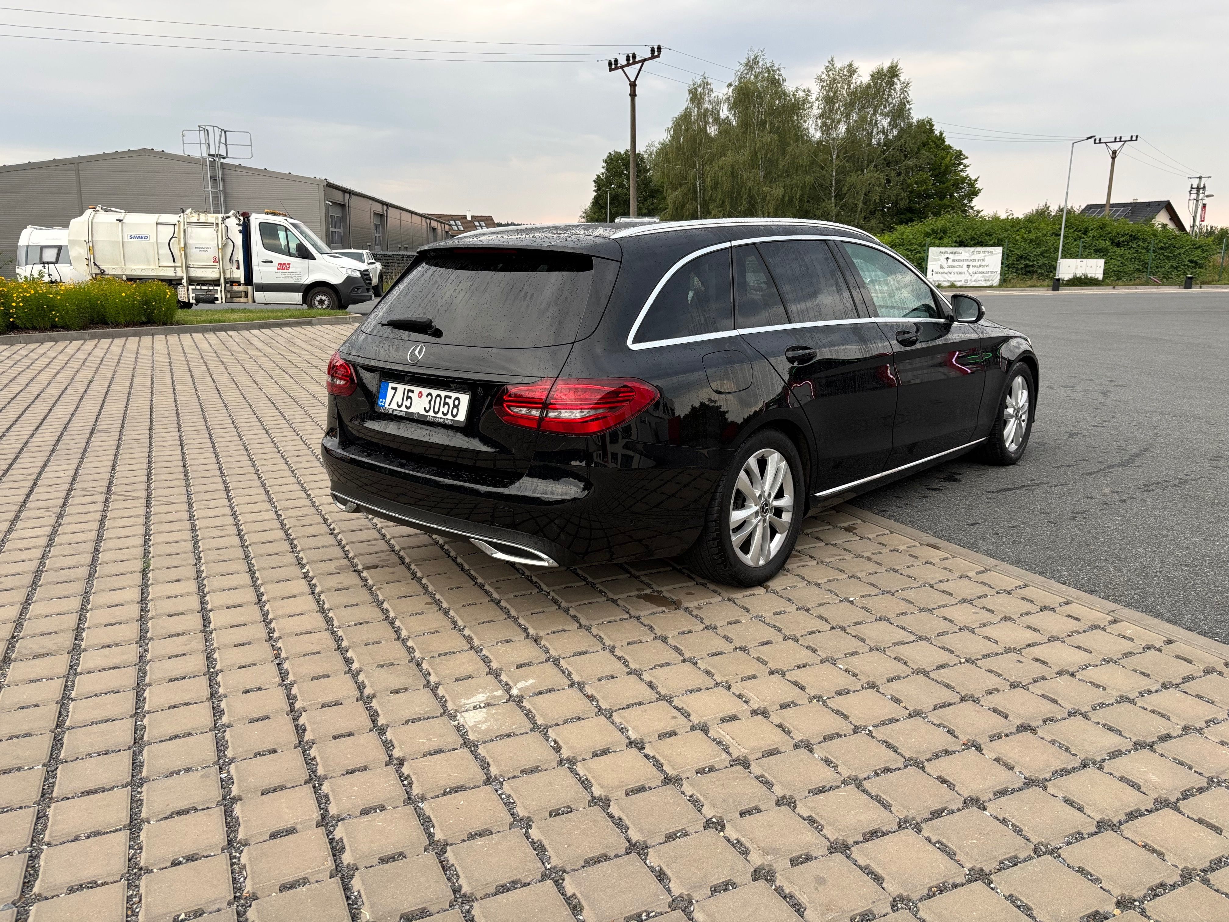 Mercedes-Benz Třídy C, Mercedes C220 d 143 kW - fotka 3