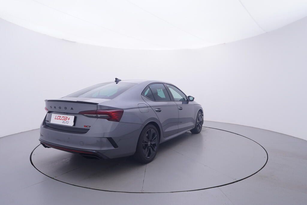 Škoda Octavia, RS 2.0 TSI 195 kW - fotka 5