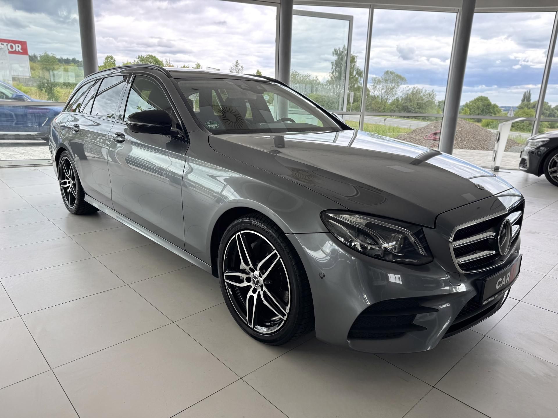 Mercedes-Benz Třídy E, 220d 4Matic AMG*Kamera*Panoram - fotka 4