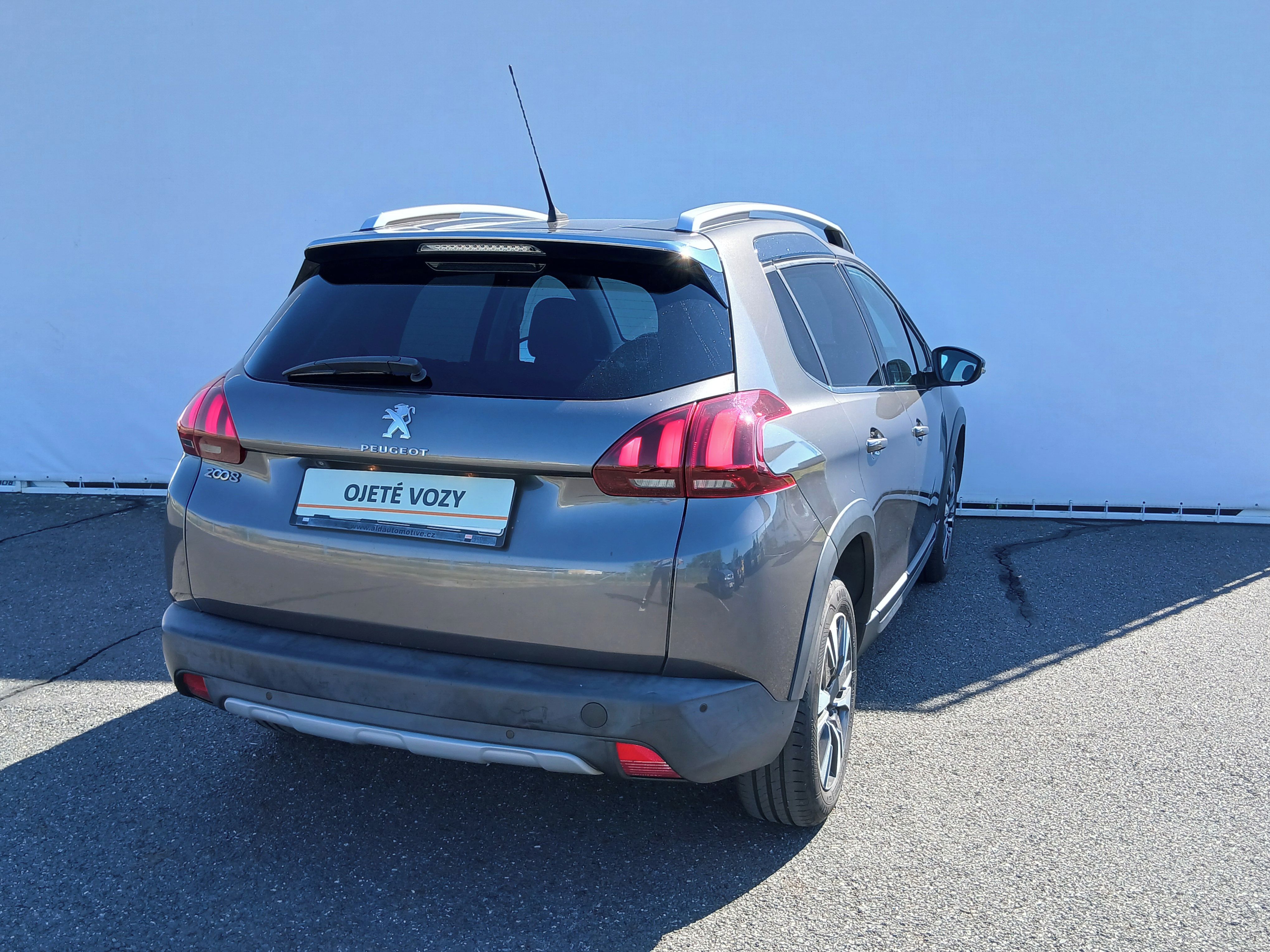 Peugeot 2008, 1.2 Pure tech - fotka 4