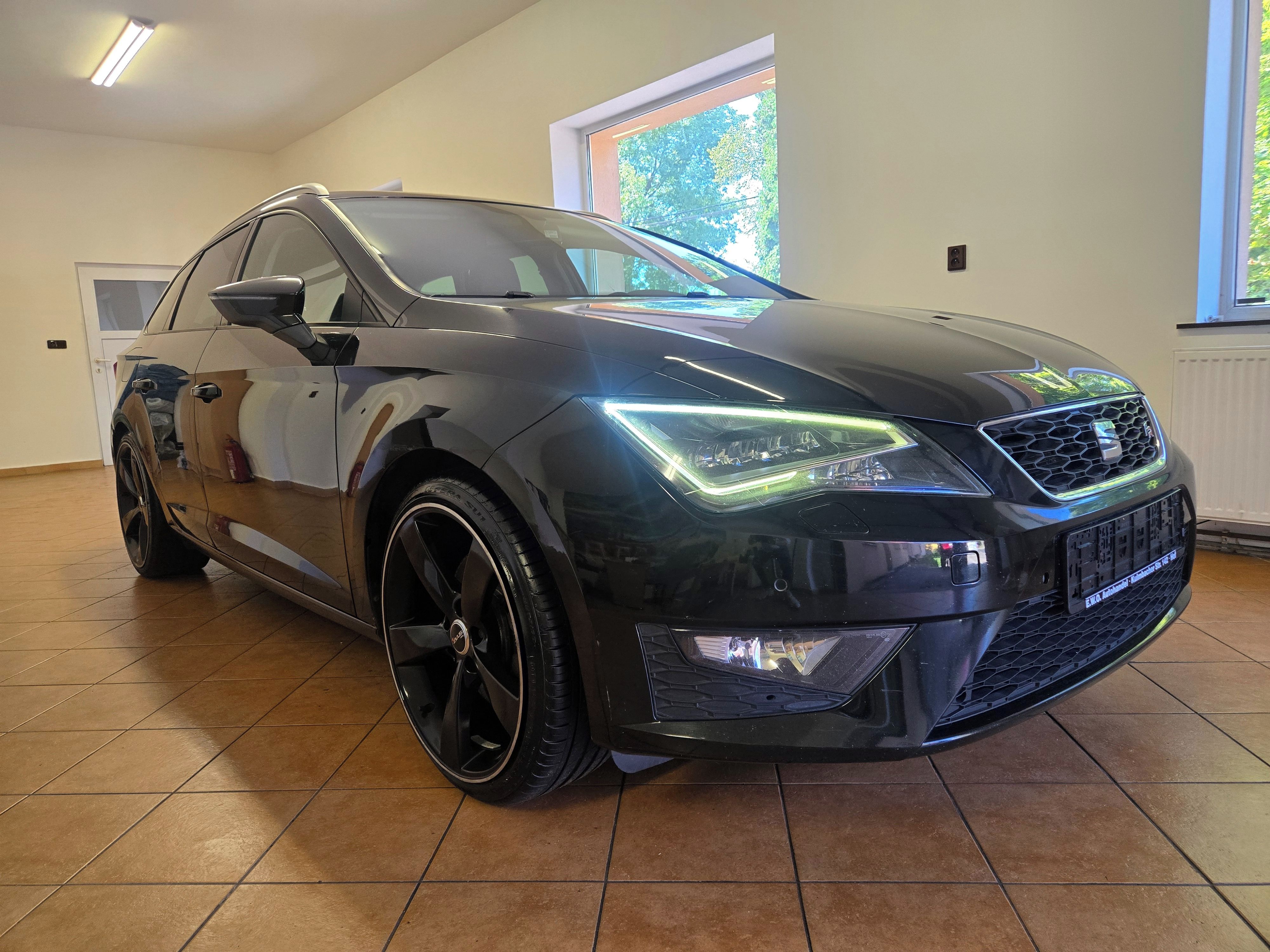 Seat Leon, 2,0TDi 135kW ST-FR - fotka 5