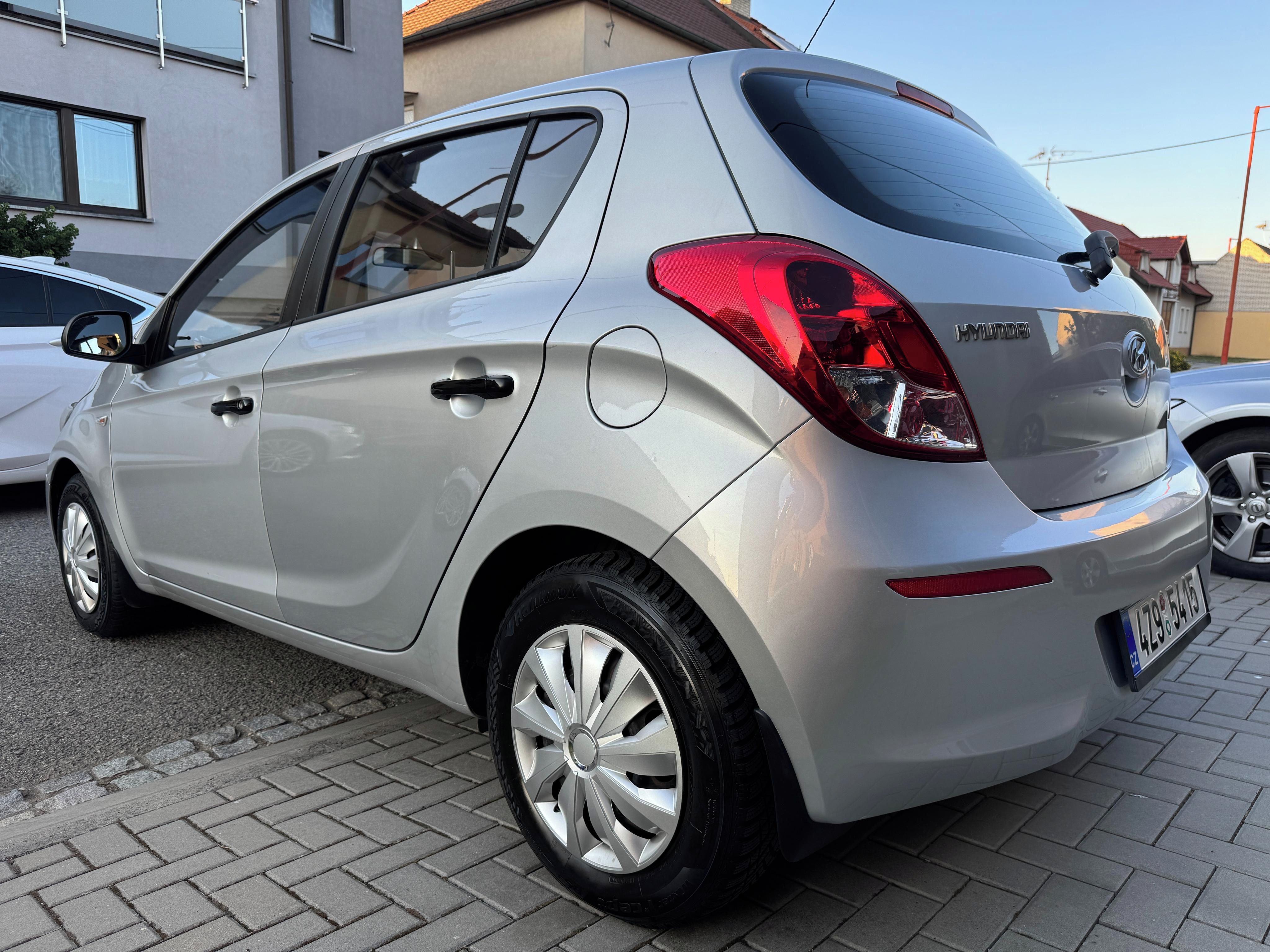 Hyundai i20, I20 1.2i, KLIMA, 10x AIRBAG, - fotka 6