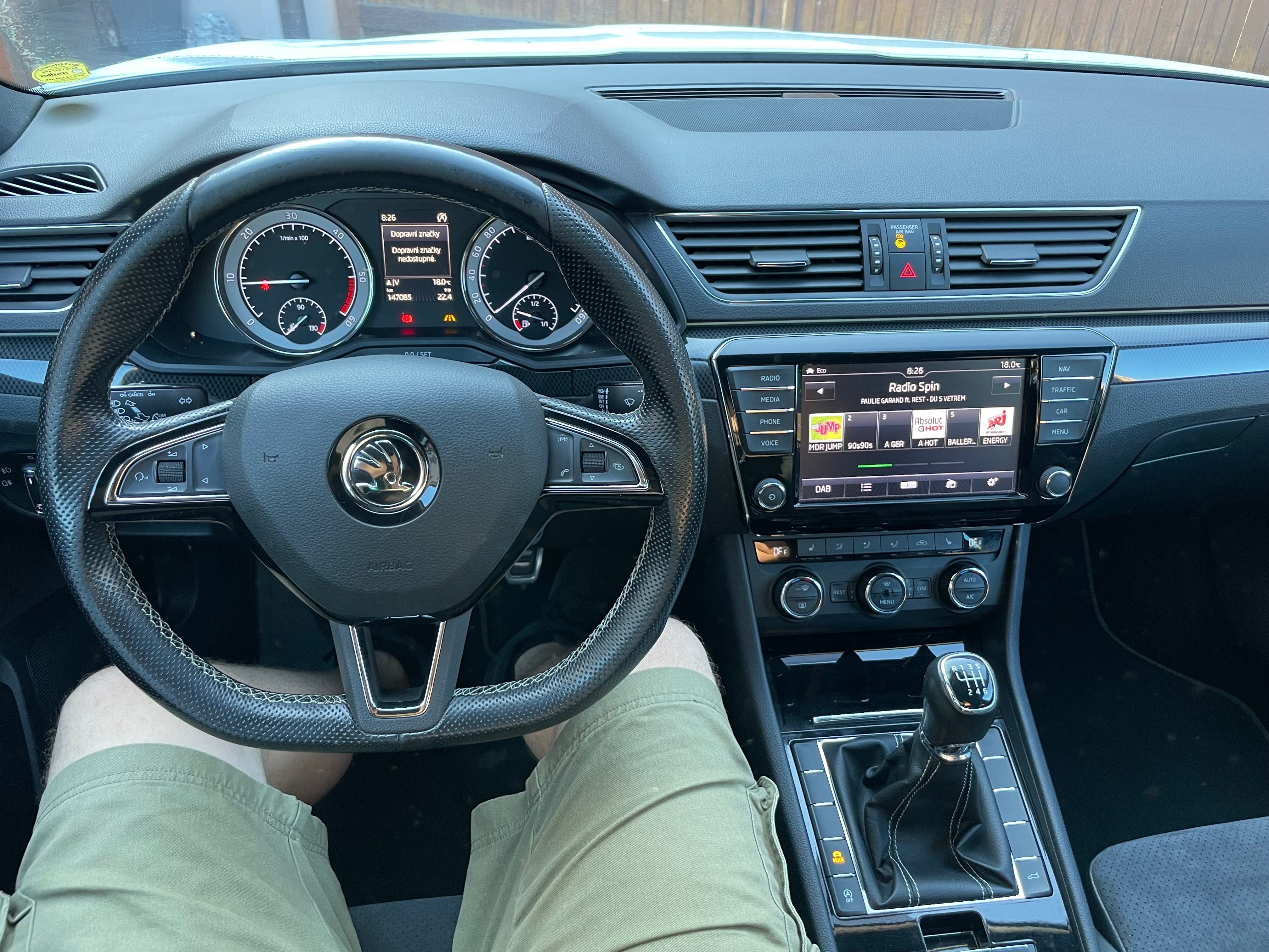 Škoda Superb, Combi Sportline 2,0 TDI 110kw. - fotka 6