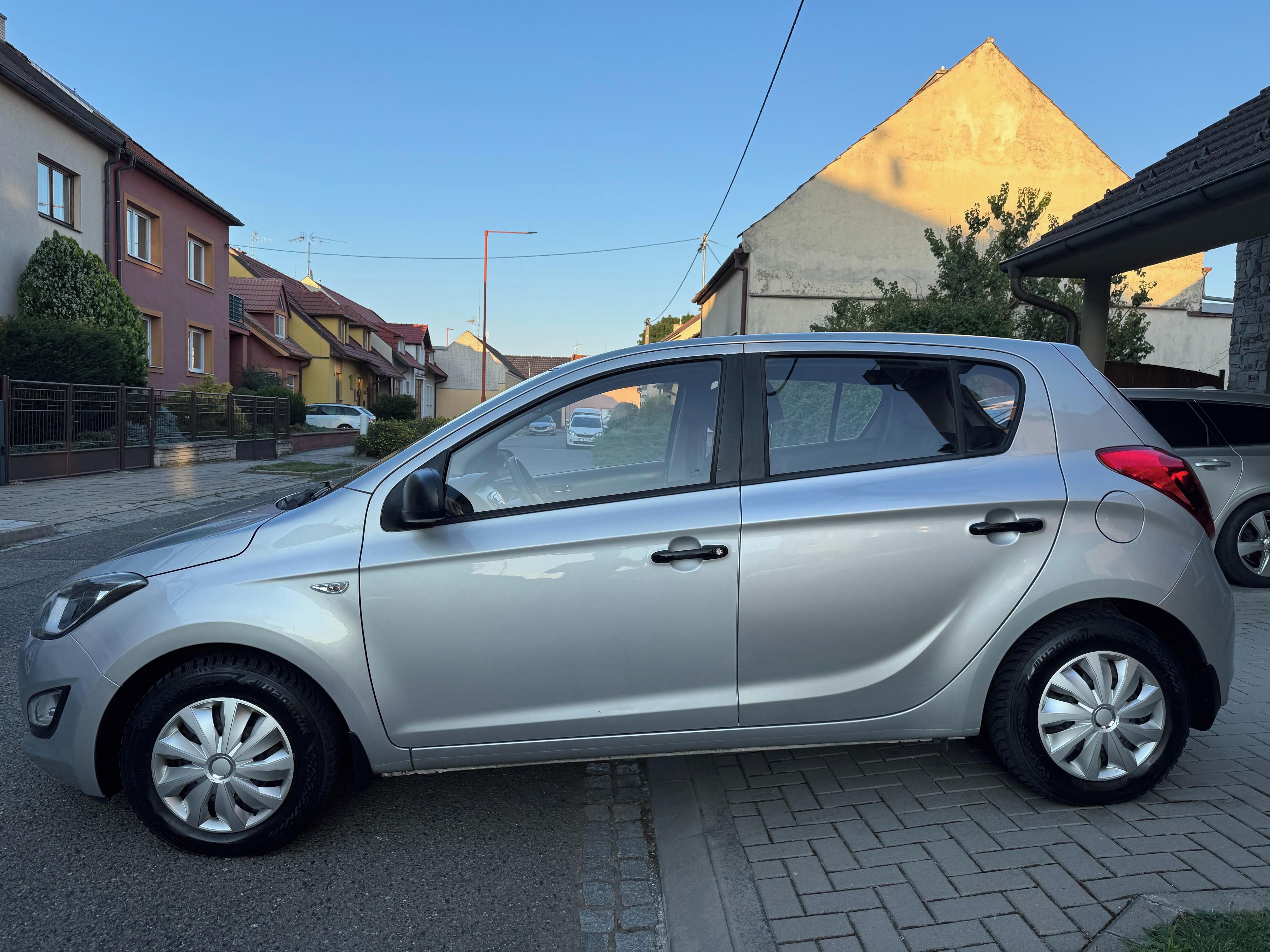 Hyundai i20, I20 1.2i, KLIMA, 10x AIRBAG, - fotka 4
