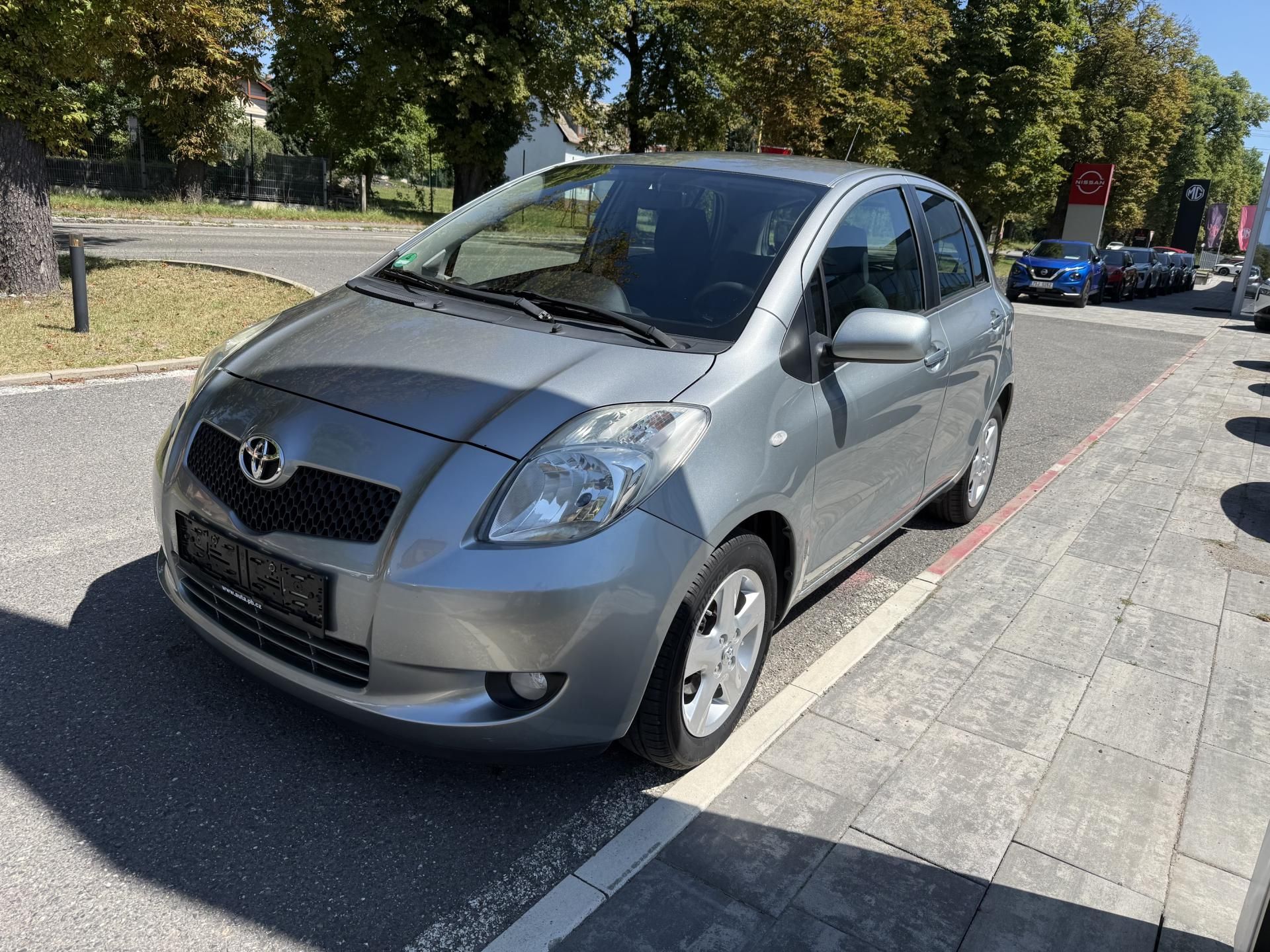 Toyota Yaris, 1.3i - fotka 3