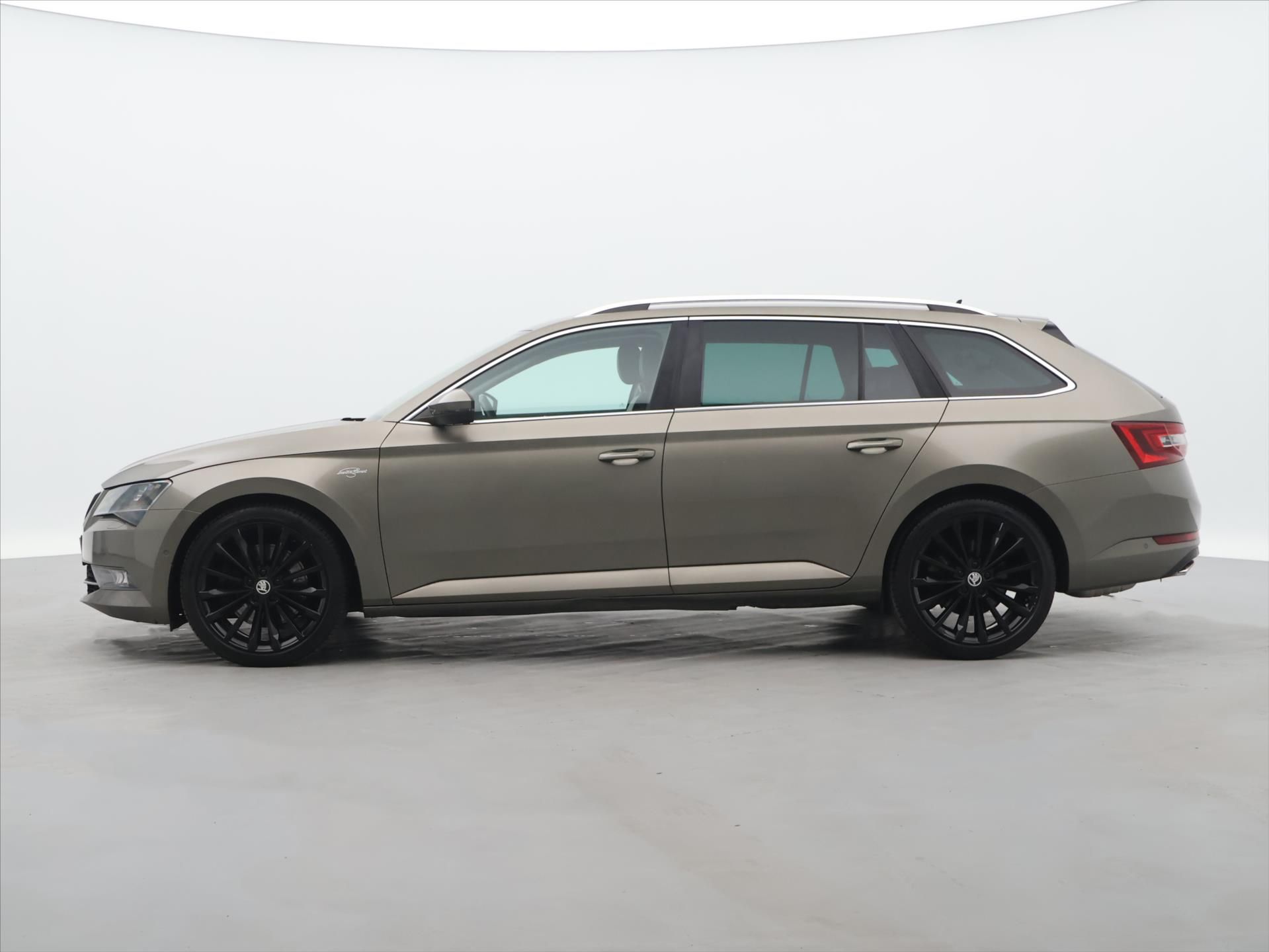 Škoda Superb, 2.0 TSI 206kW DSG CZ L&K - fotka 4