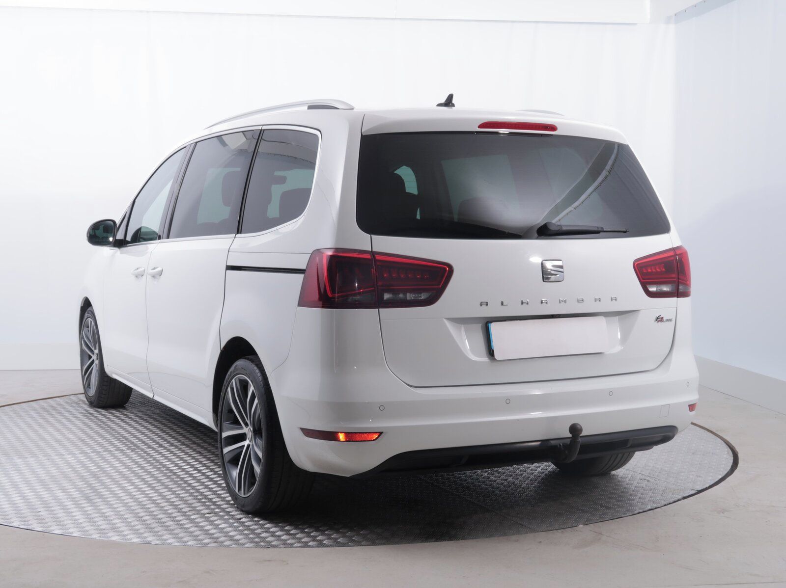 Seat Alhambra, 2.0 TDI, 4X4, 7 míst, Kůže - fotka 4