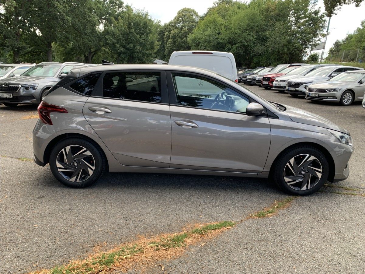 Hyundai i20, 1,2 i SMART,1.MAJ.,ČR,SERVISKA - fotka 4