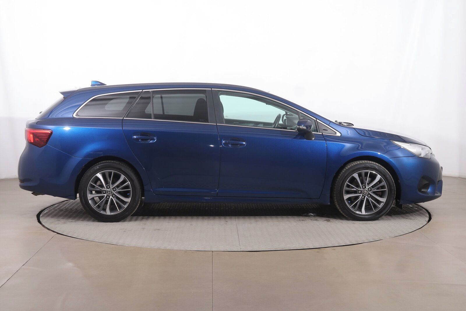 Toyota Avensis, 2.0 D-4D, Serv.kniha - fotka 5