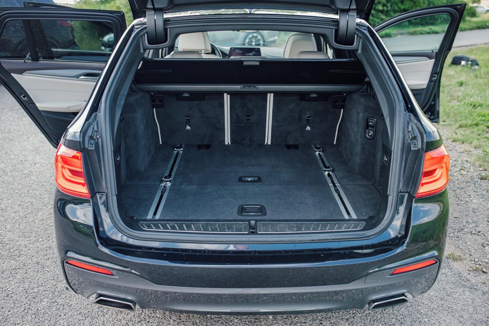 BMW Řada 5, 540iX Individual, plná výbava - fotka 6