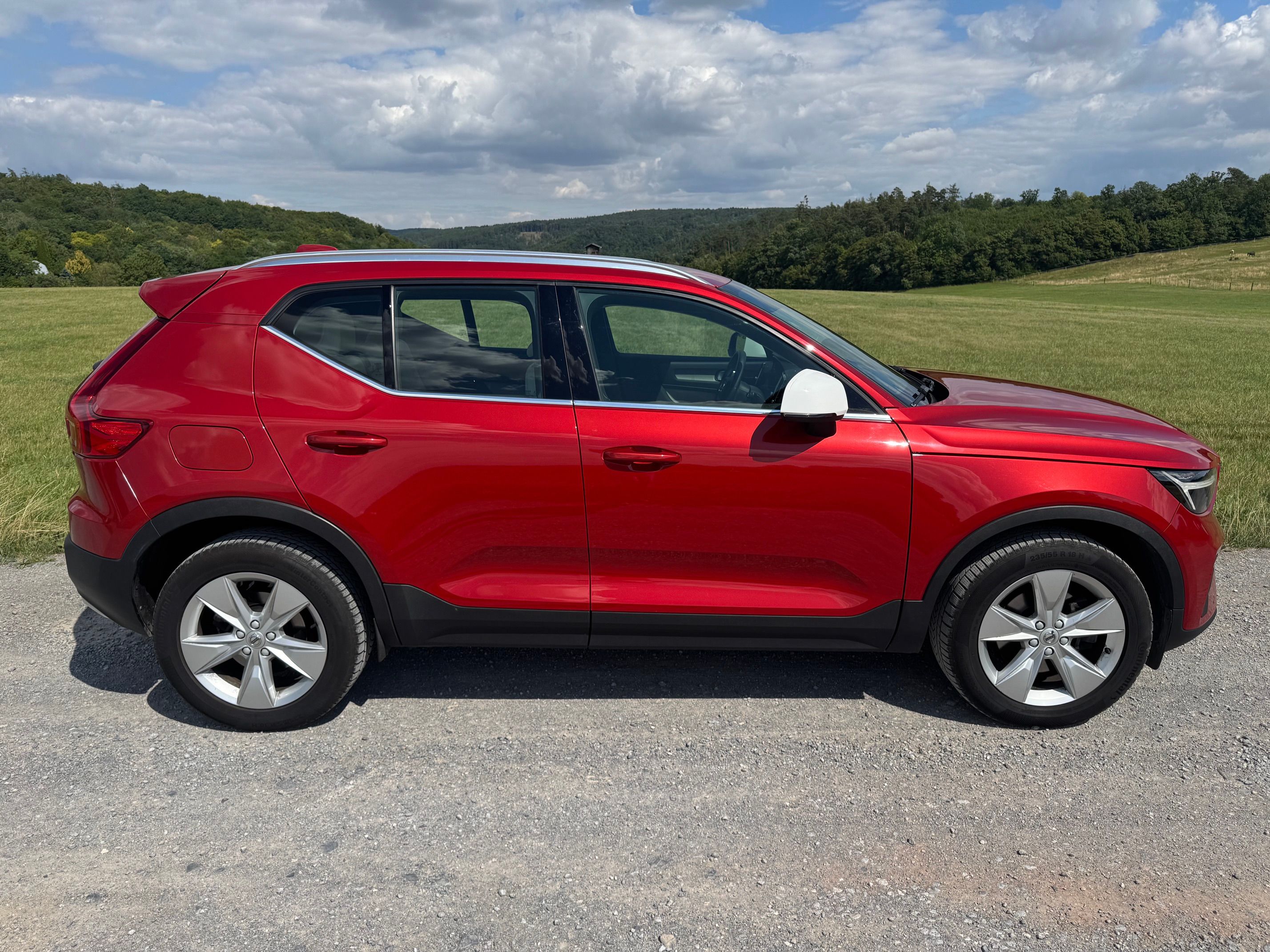 Volvo XC40, B4 PLUS BRIGHT 2.0 145kW ČR - fotka 6