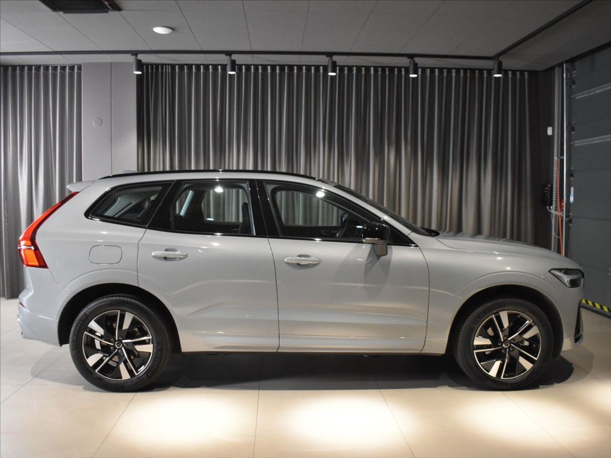 Volvo XC60, 2,0 B5 AWD PLUS BLIS,Bezklíč - fotka 3