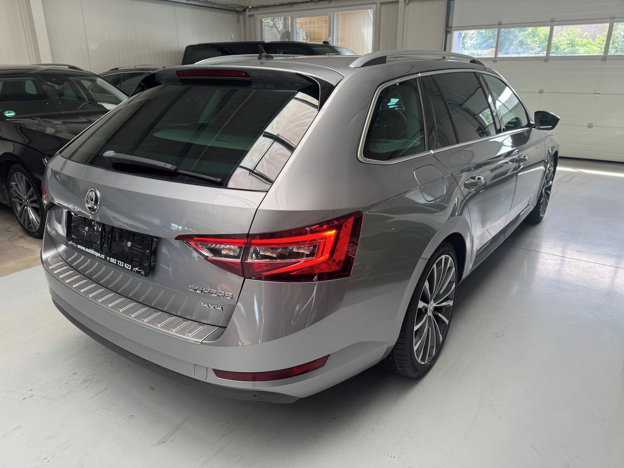 Škoda Superb, combi 2.0 TDI DSG 4x4 L&K - fotka 6