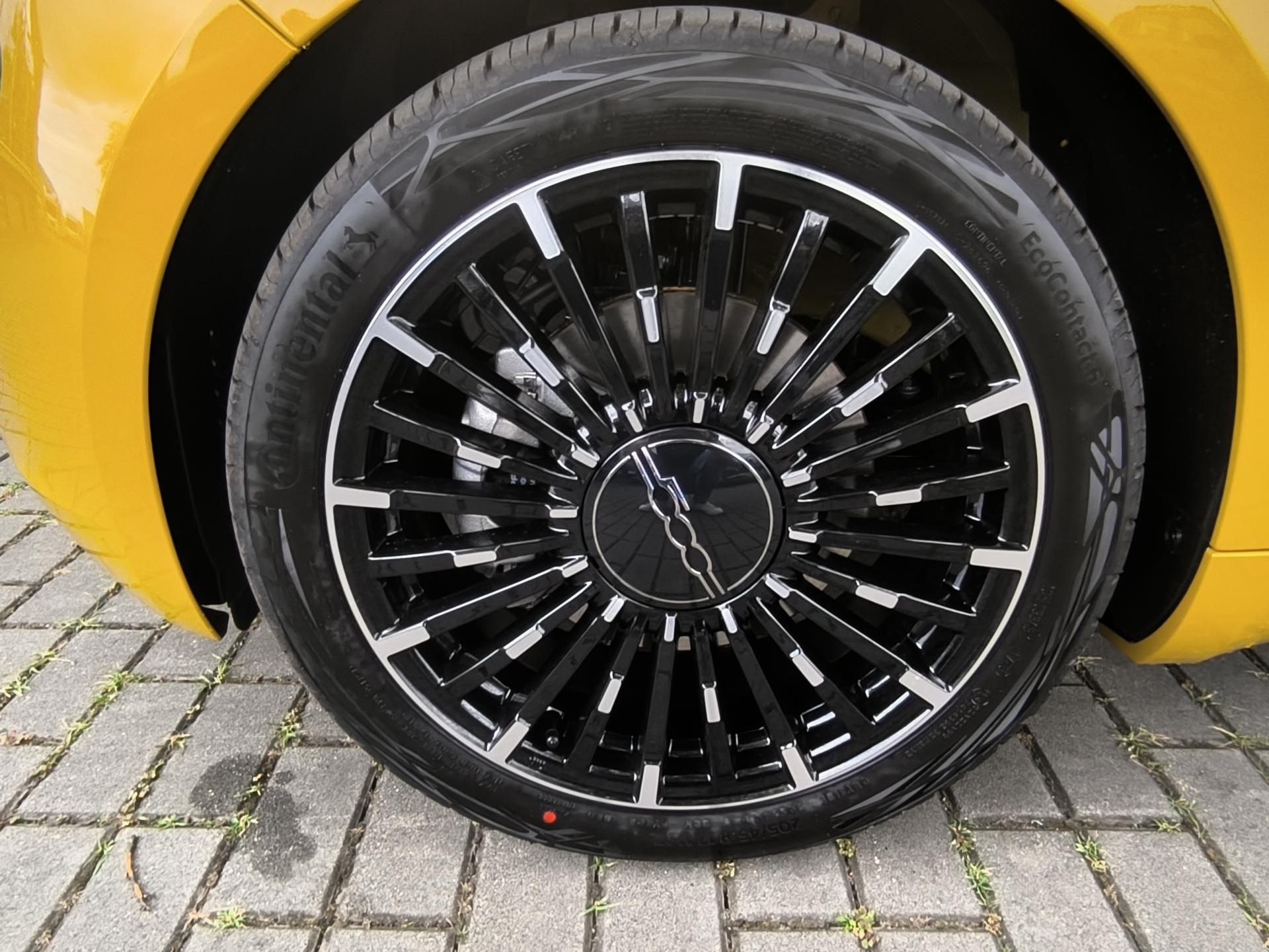 Fiat 500, Hybrid La Prima 1.0 BSG - fotka 4