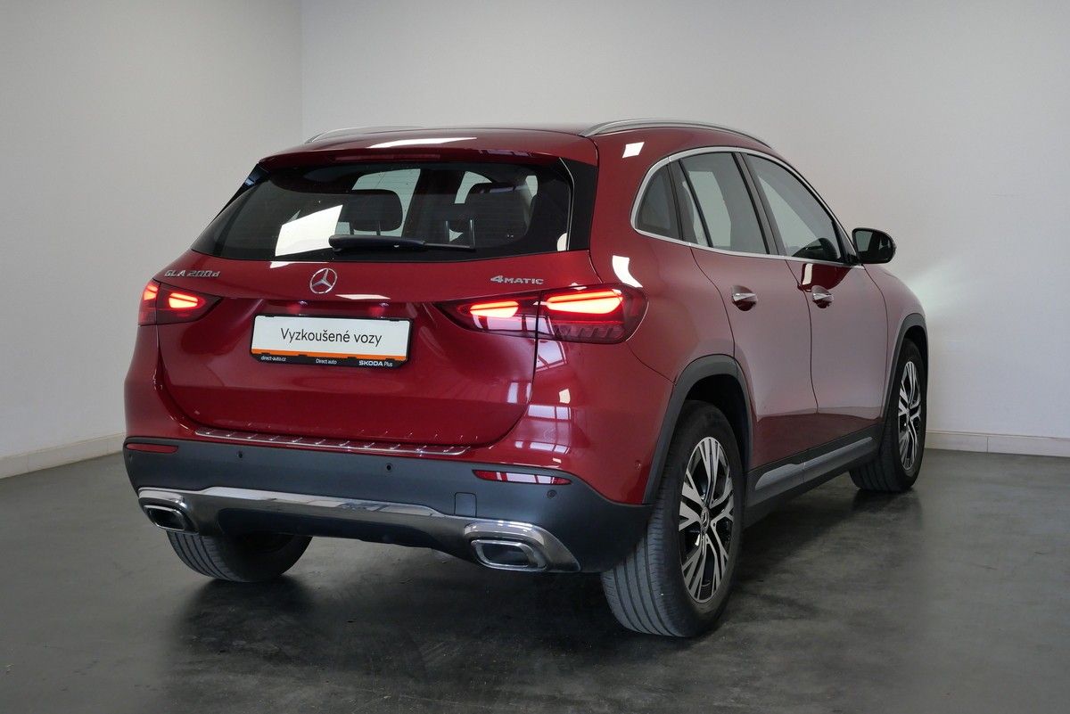 Mercedes-Benz GLA, 200d 110 kW 4Matic - fotka 2