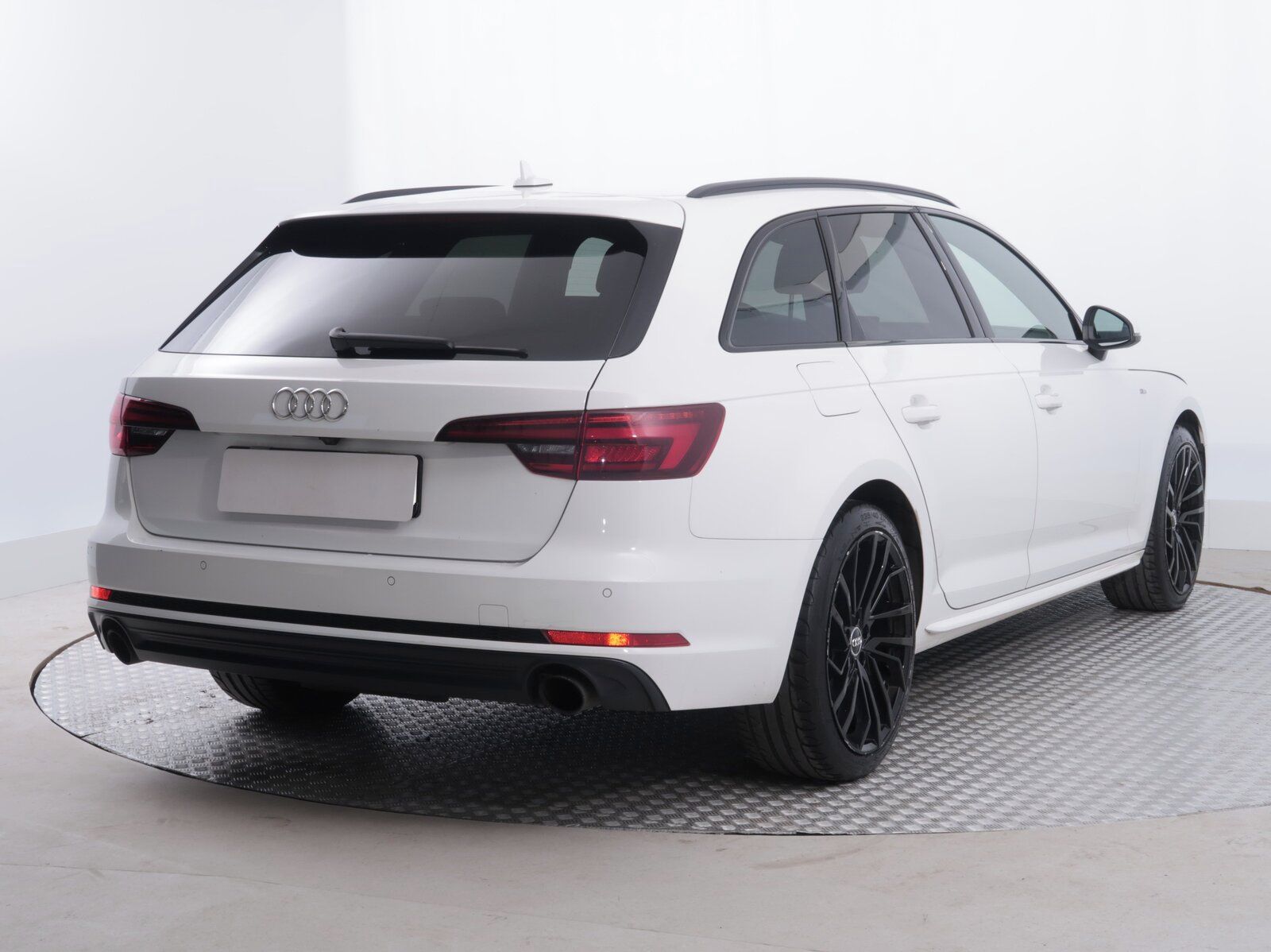 Audi A4, 40 TFSI, Automat, Navi - fotka 5