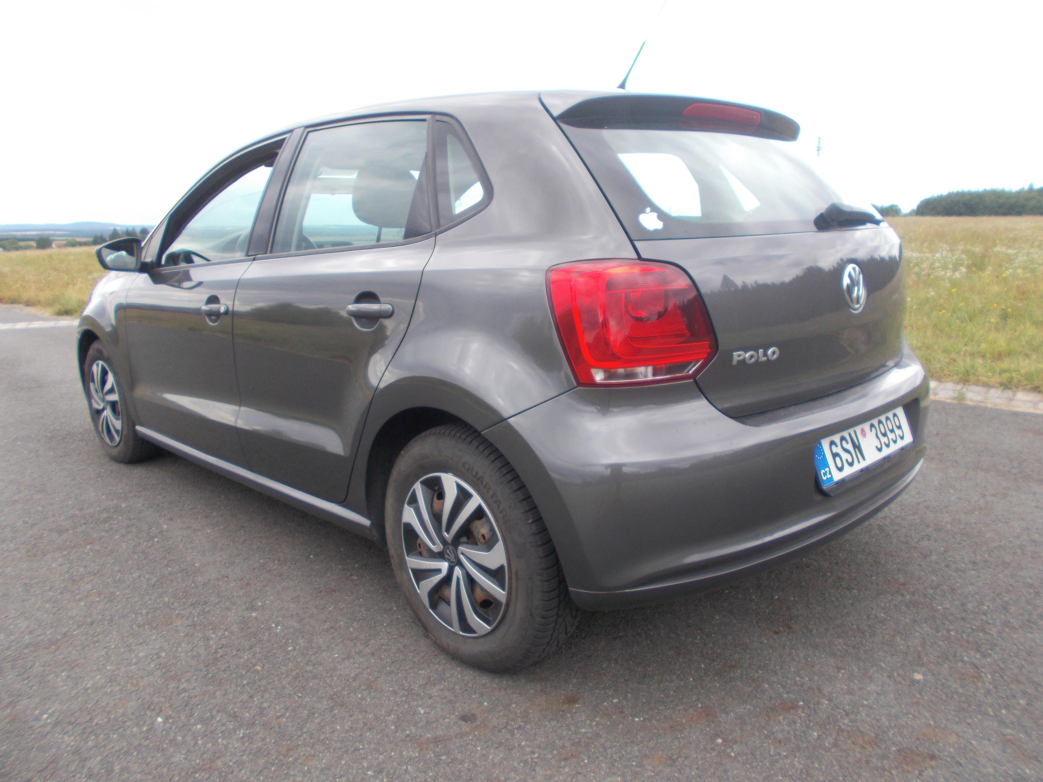 Volkswagen Polo, 1,2 klimatronic ,velmi zachov. - fotka 3