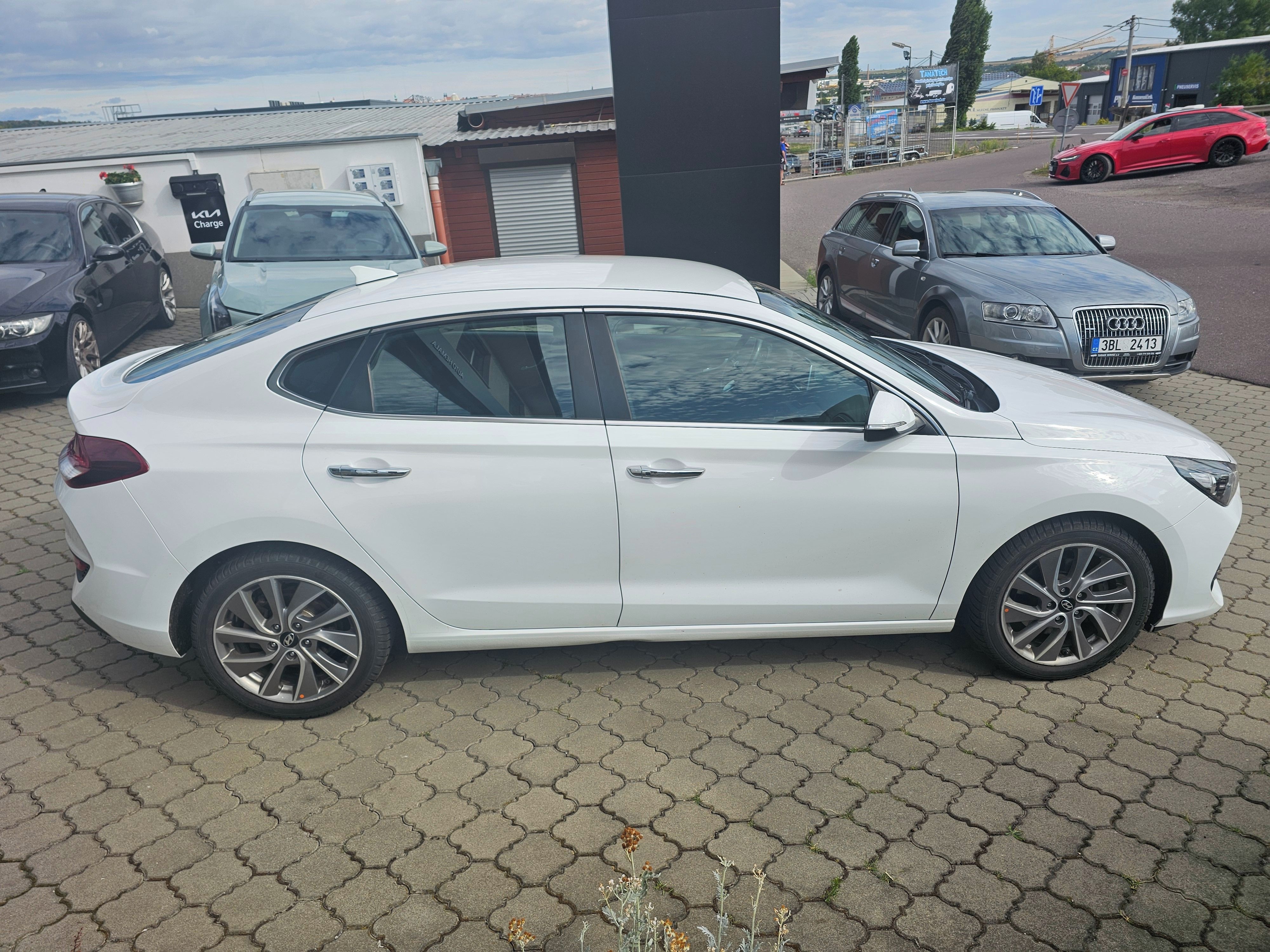 Hyundai i30, i30 Fastback 1,4 T-GDI 103 kW - fotka 6