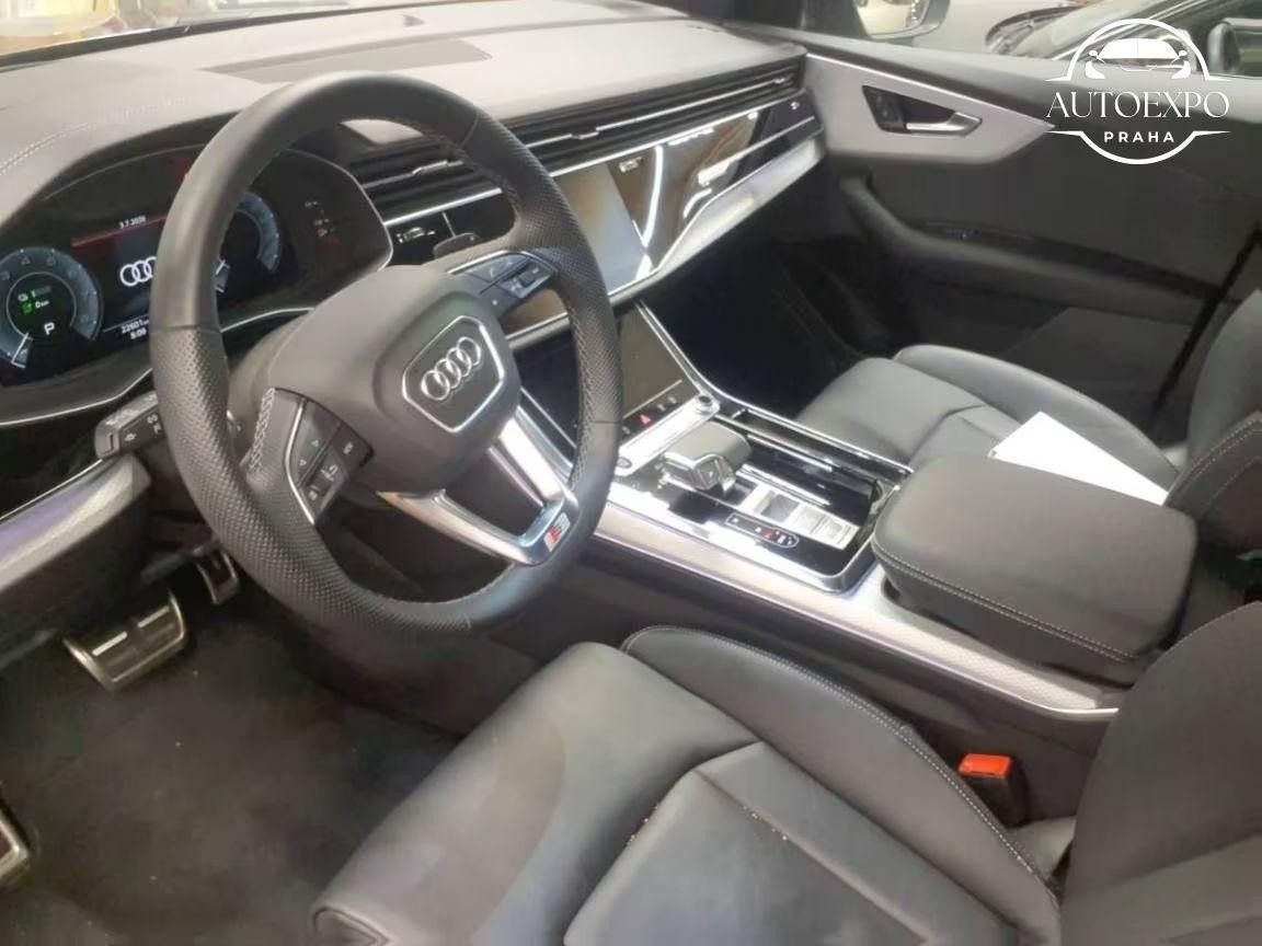 Audi Q8, TFSI e 290 KW tiptr. - S line - fotka 3