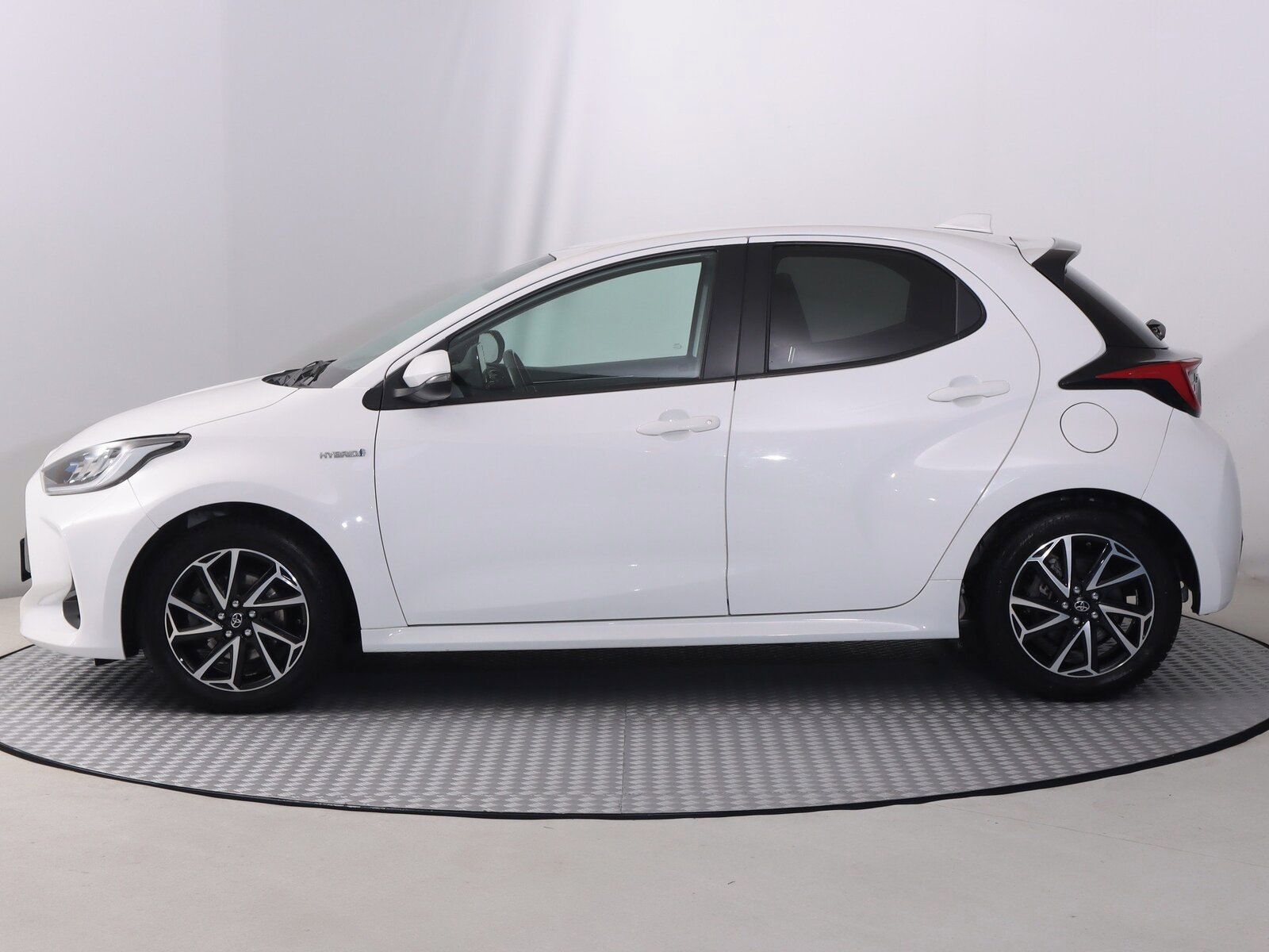 Toyota Yaris, 1.5 Hybrid, Style, Automat - fotka 3