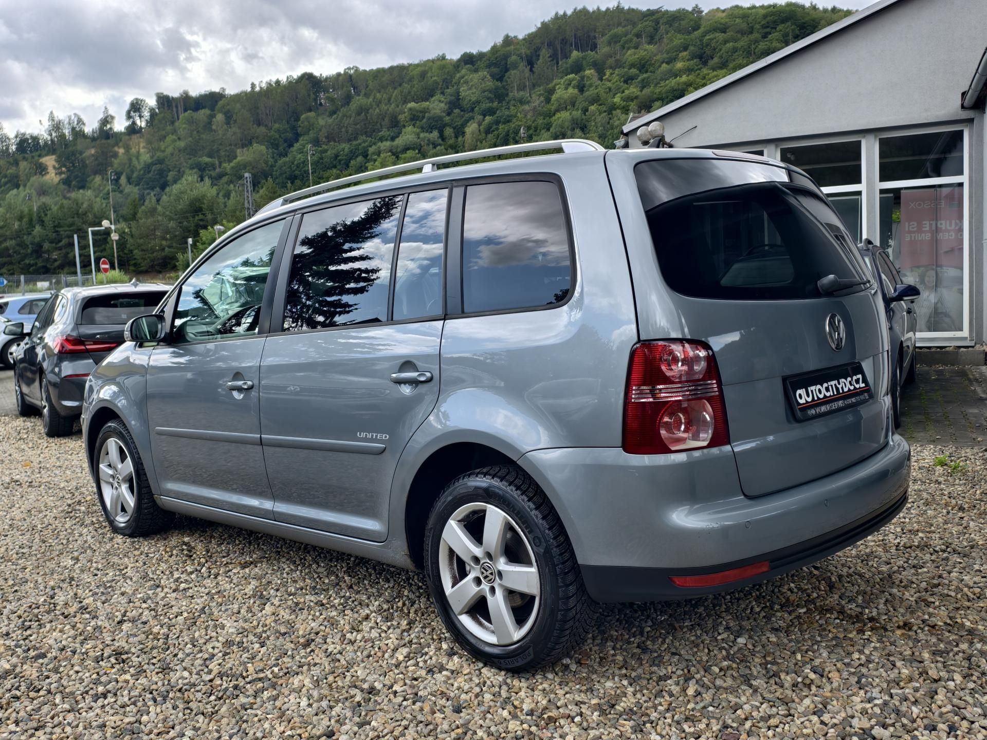 Volkswagen Touran, 1.9 TDi 77kW TEMPOMAT, VÝHŘEVY - fotka 6