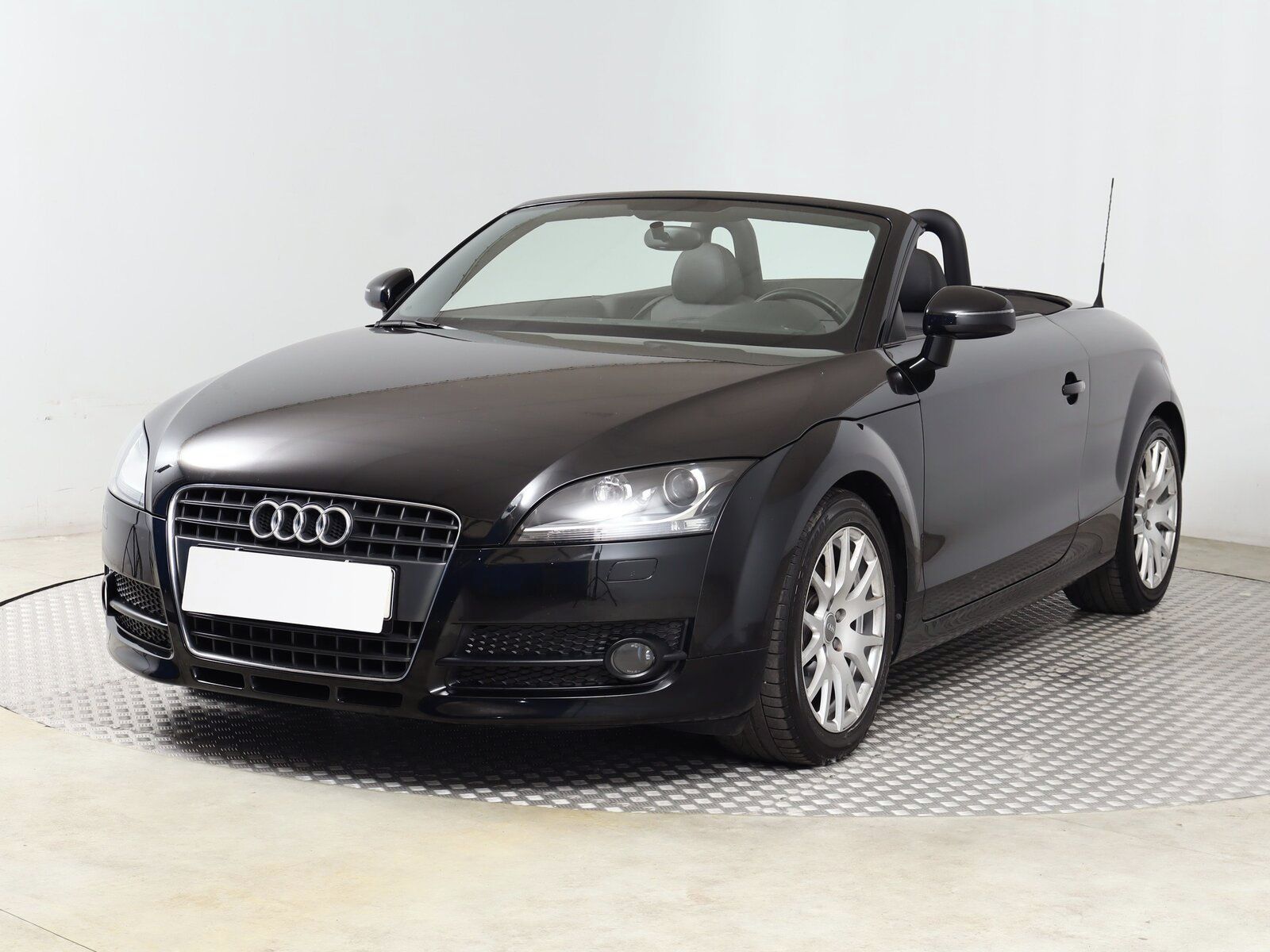 Audi TT, 2.0 TFSI, ČR,1.maj, Serv.kniha - fotka 2