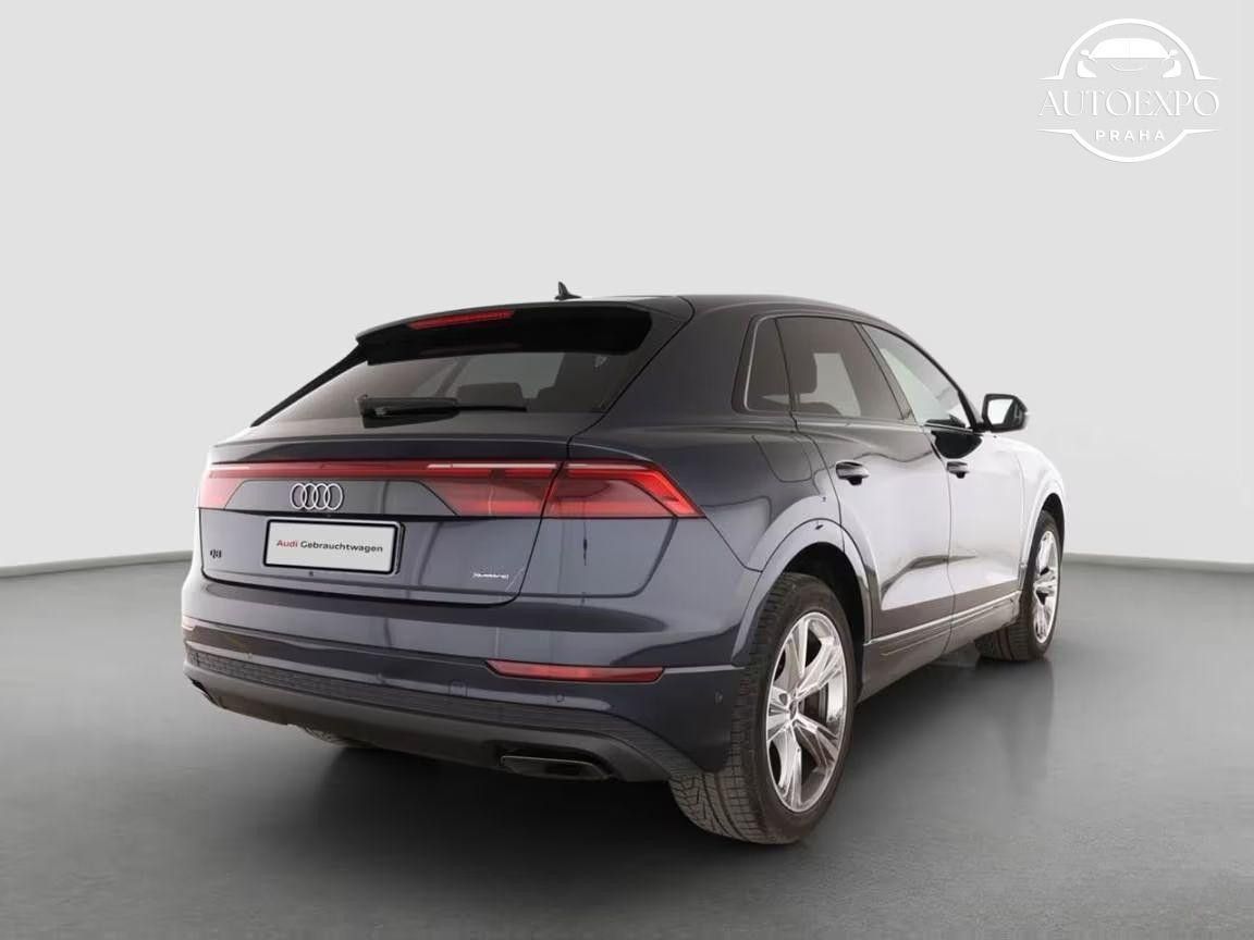 Audi Q8, TFSI e 290 KW tiptr. - S line - fotka 2