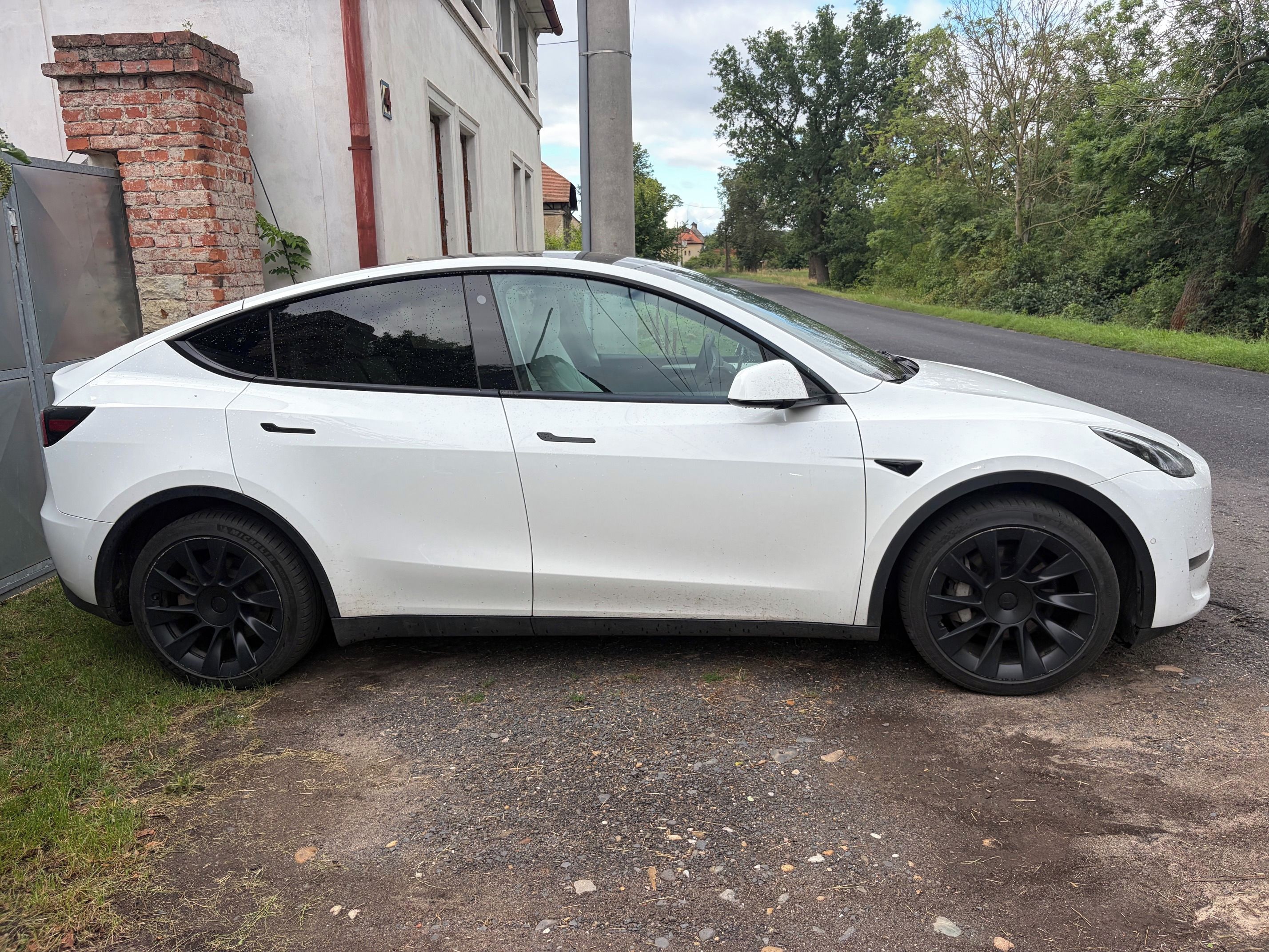 Tesla Model Y, Tesla model Y (LongRange 4x4)